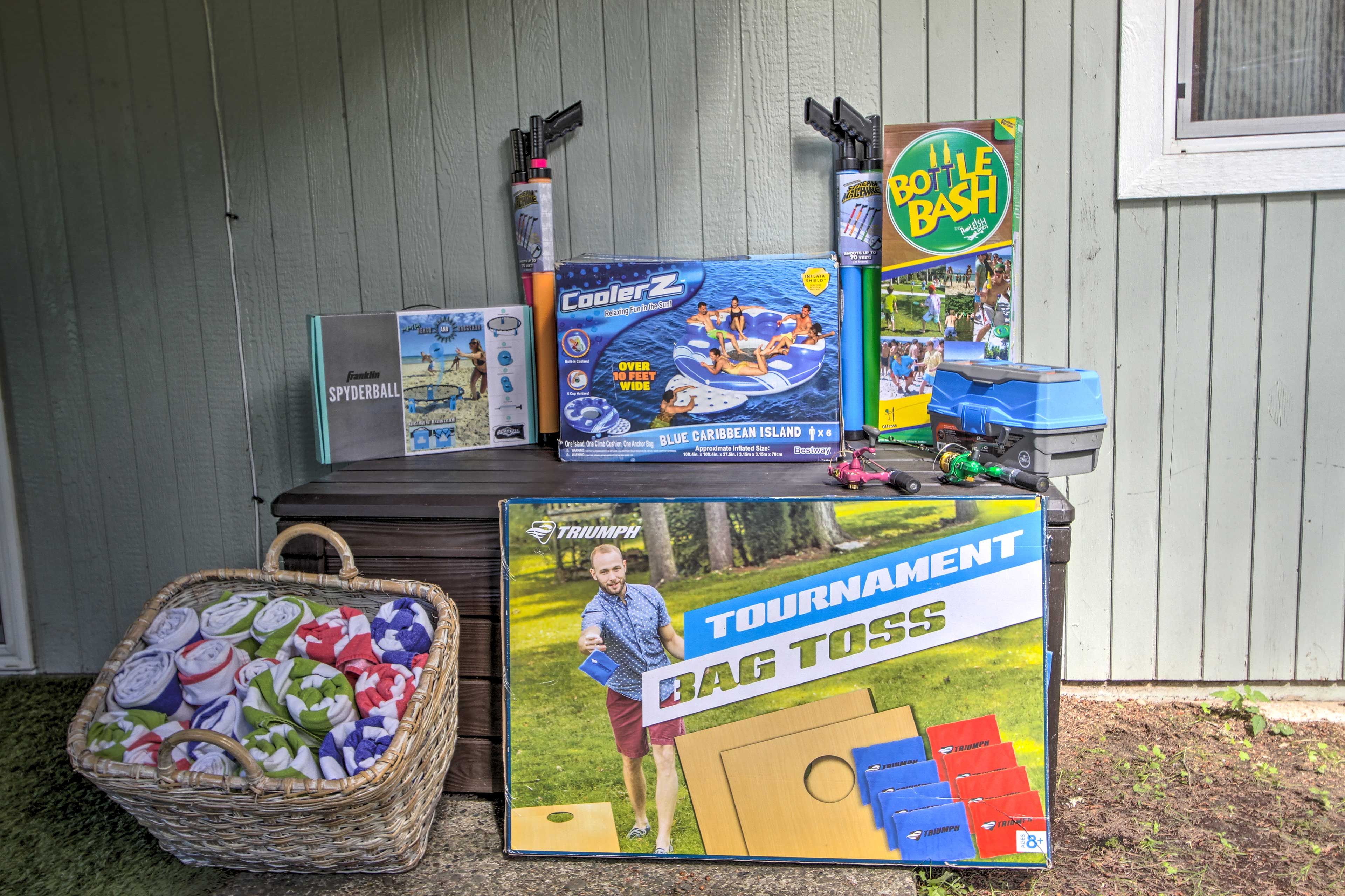 Yard Games | Water Toys | Beach Gear | 2 Kayaks | Life Vests