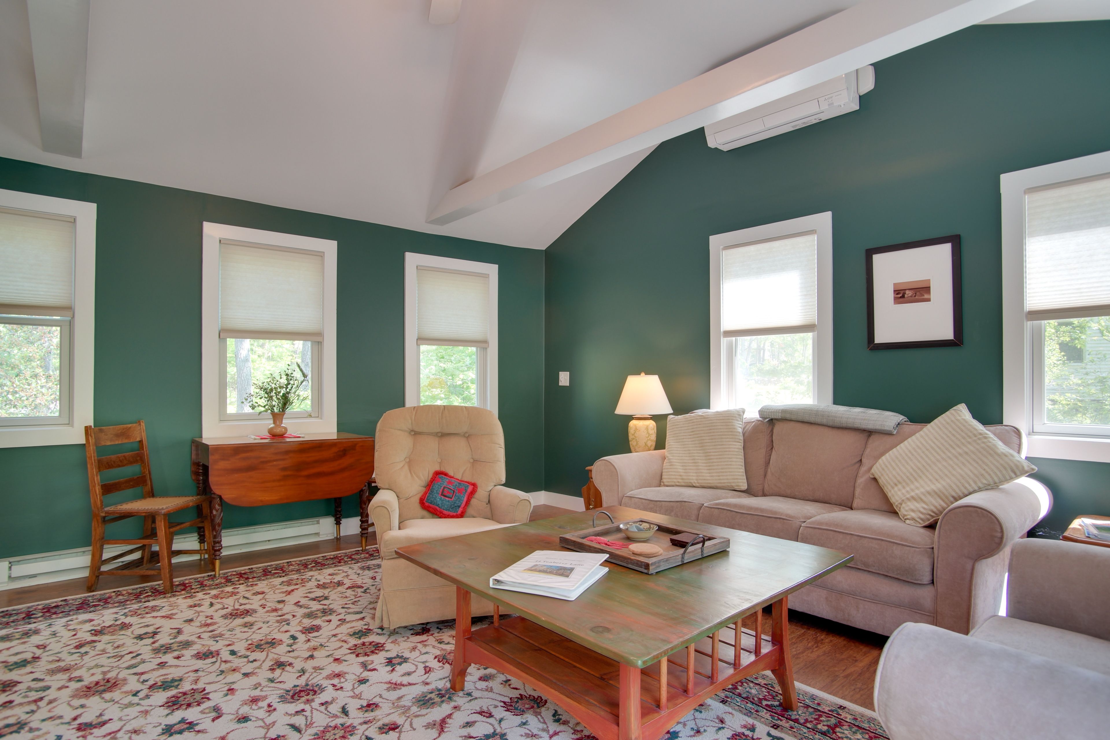 Living Room | Free WiFi