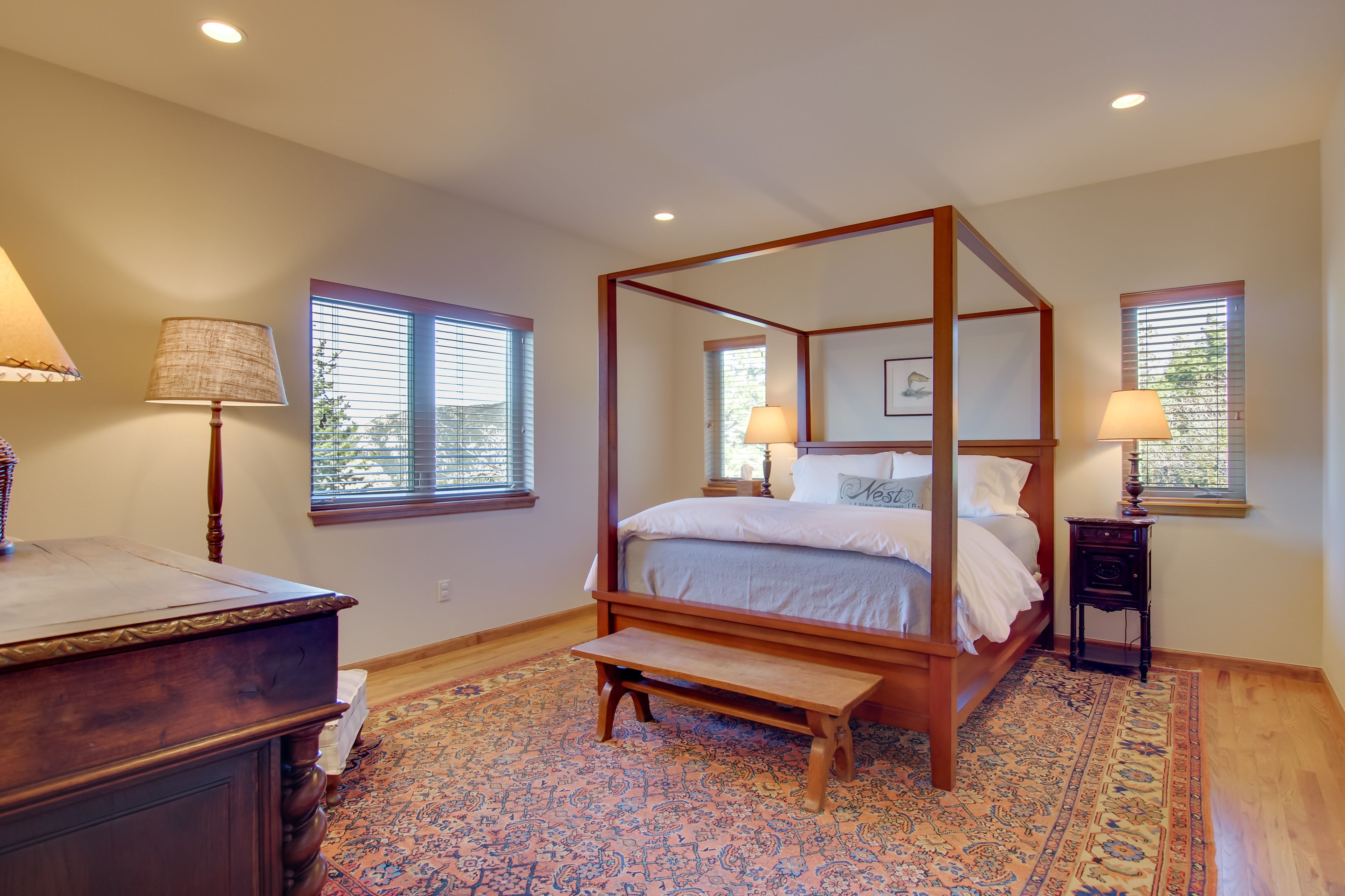 Bedroom 1 | Queen Bed | Main Floor | En-Suite Bathroom