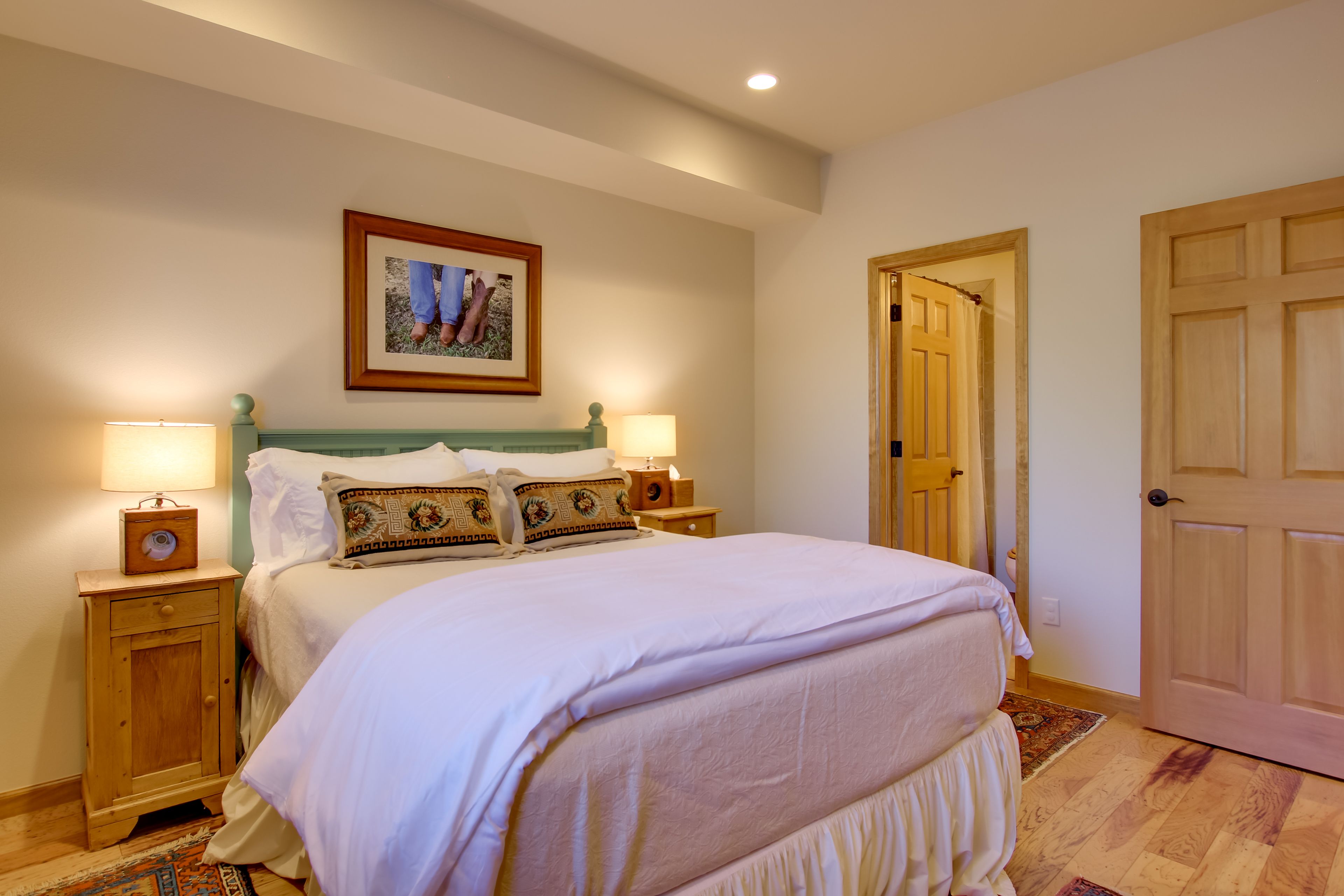 Bedroom 2 | Queen Bed | Lower Level | En-Suite Bathroom