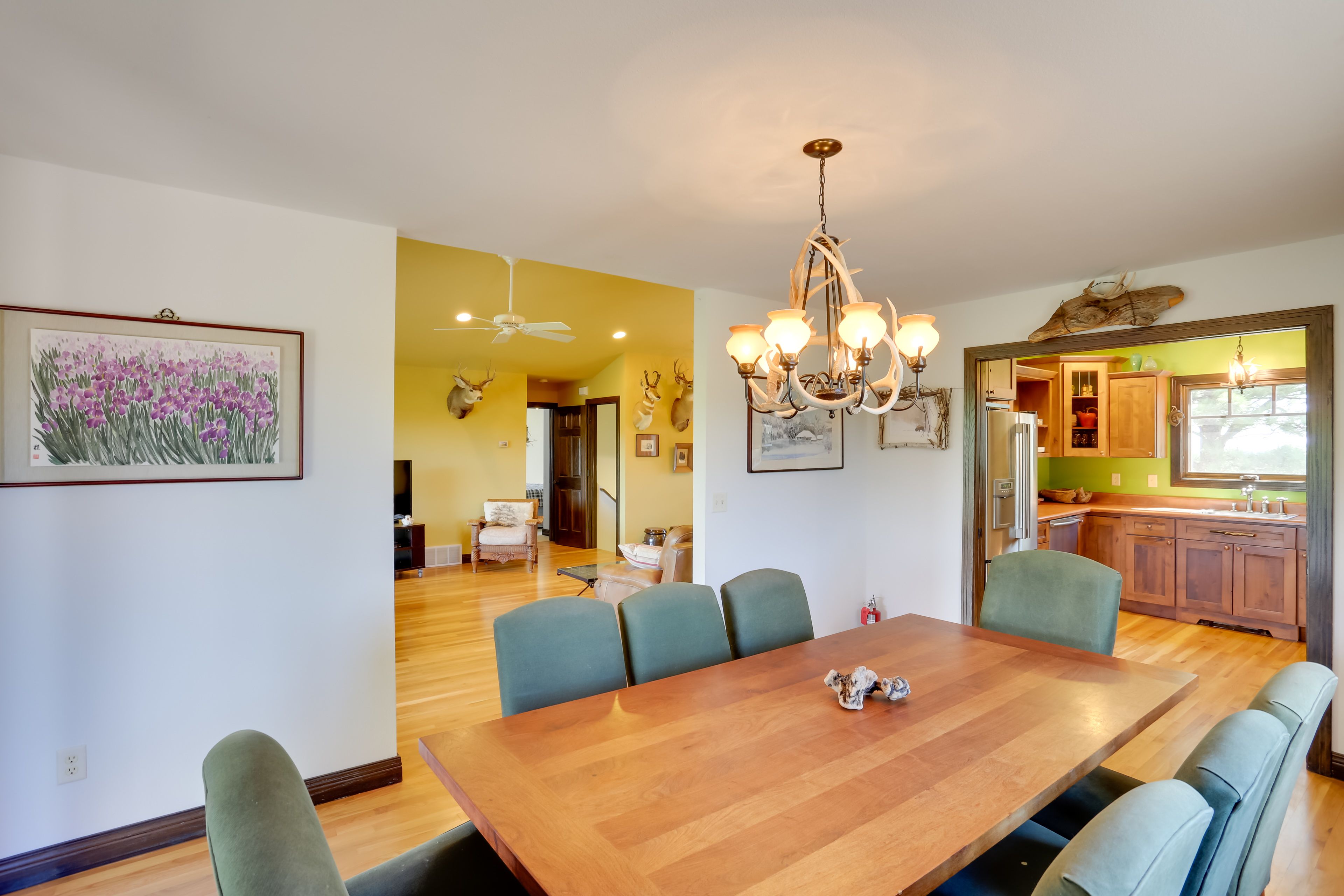 Dining Space | Dishware/Flatware
