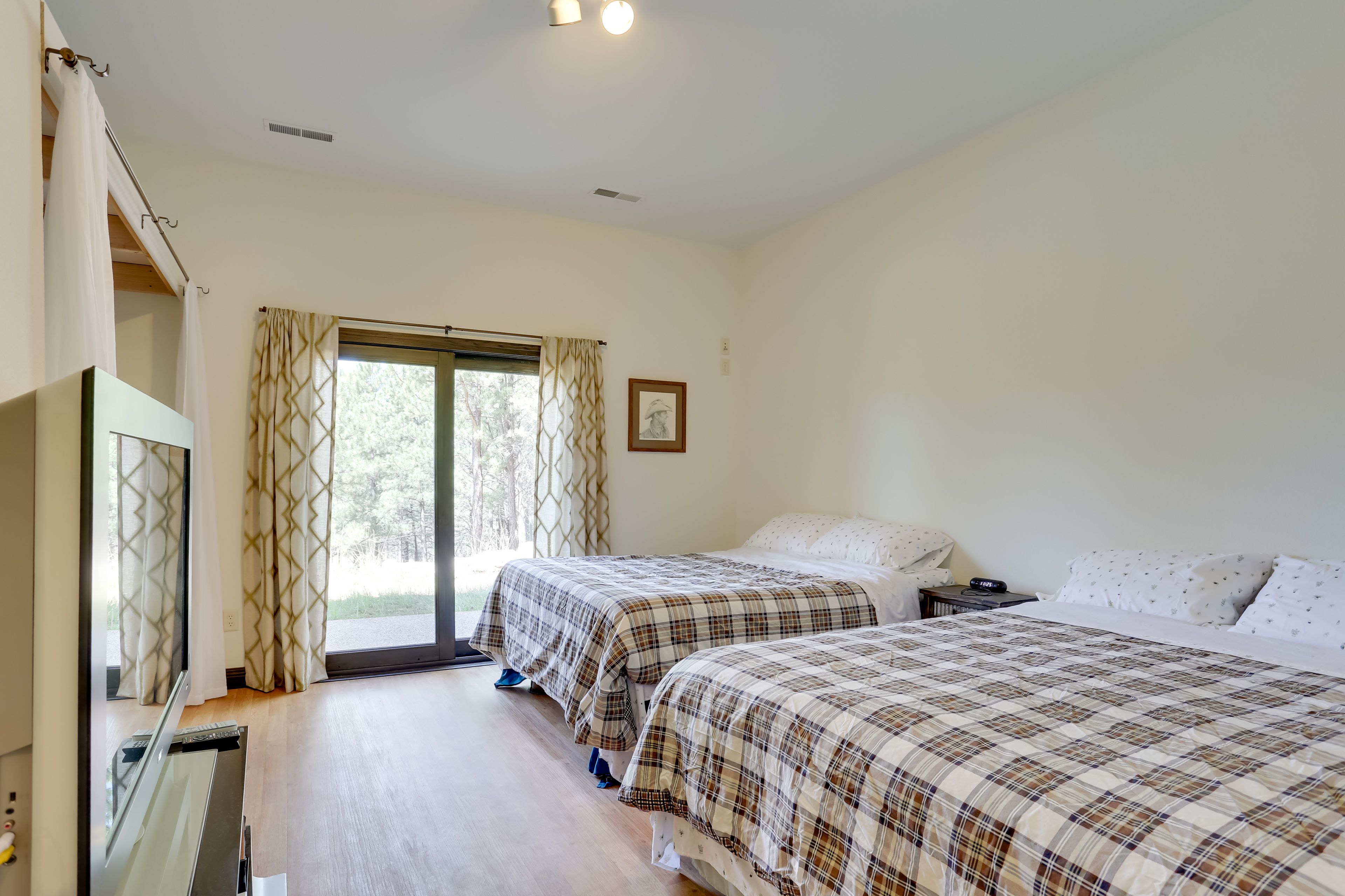 Bedroom 4 | 2 Queen Beds