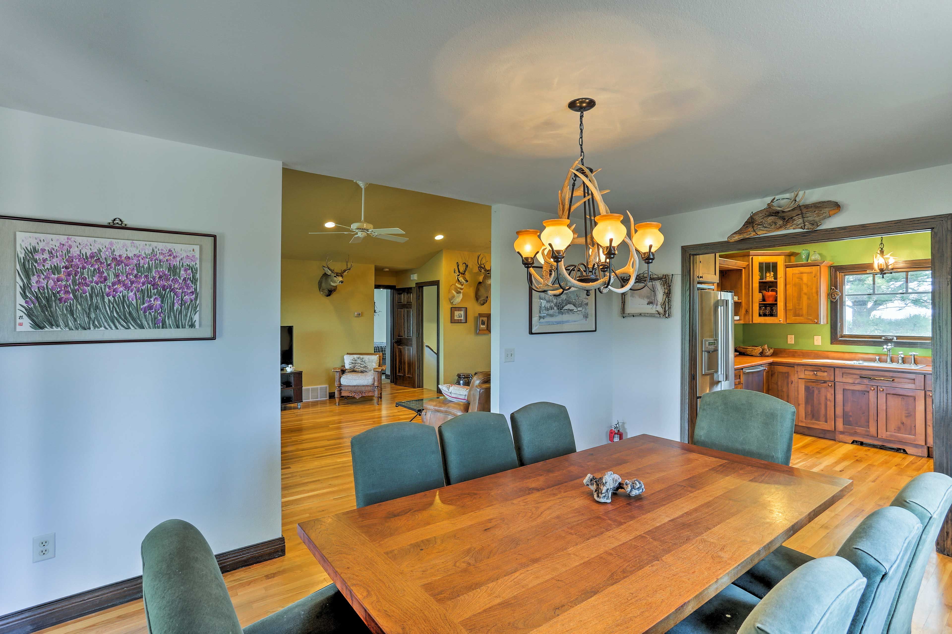 Dining Space | Dishware/Flatware
