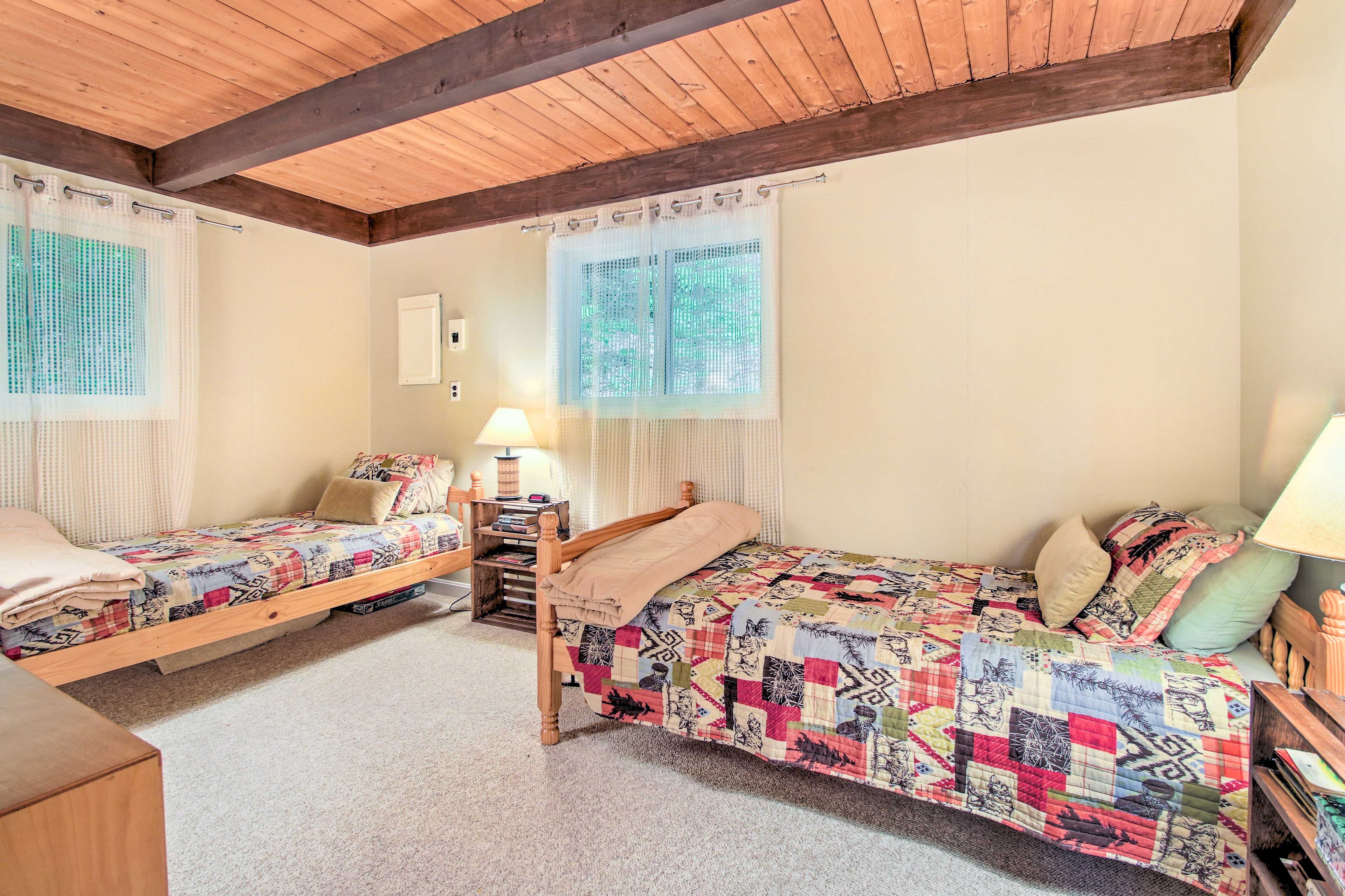 Bedroom 2 | 2 Twin Beds