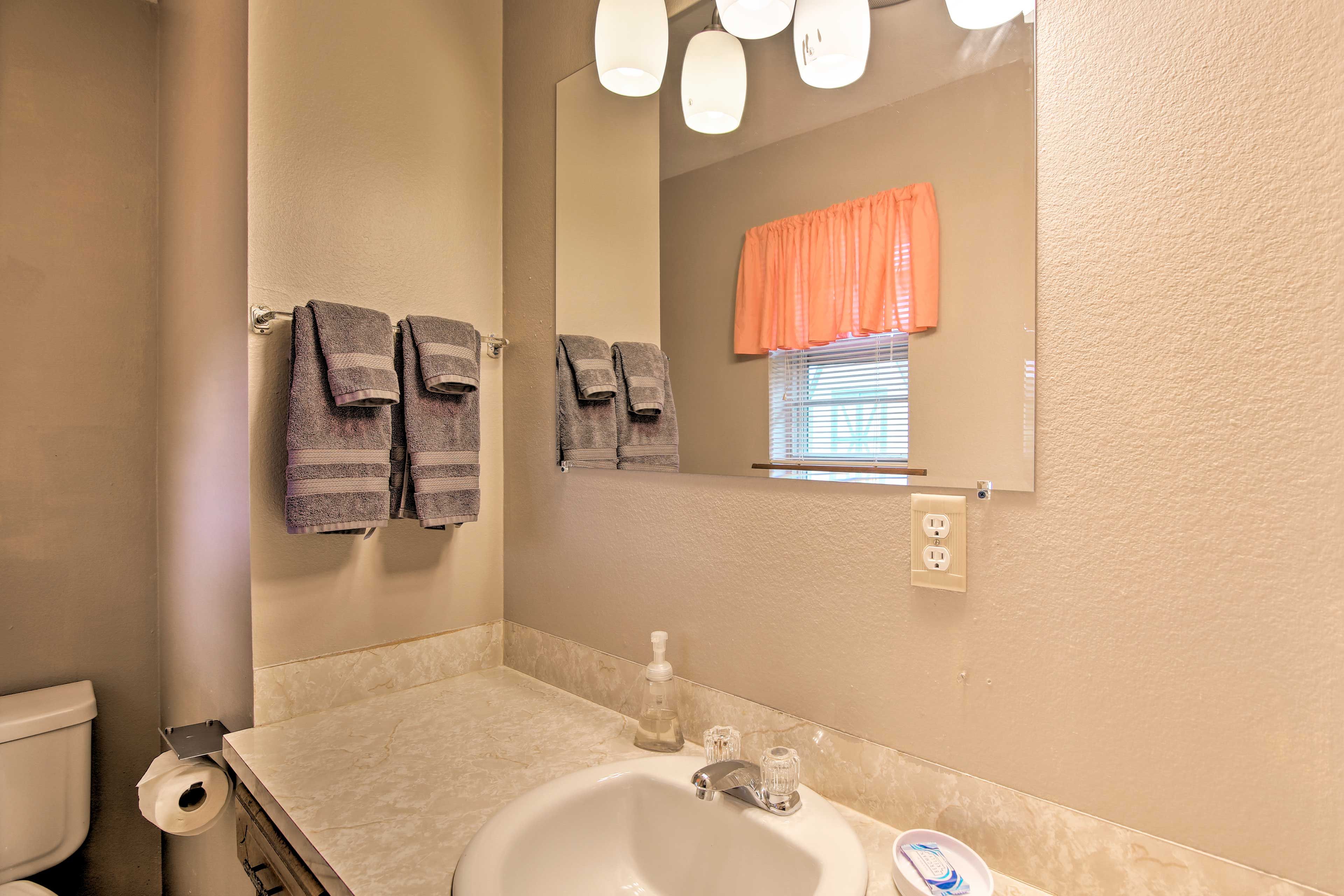 Bathroom | Towels Provided