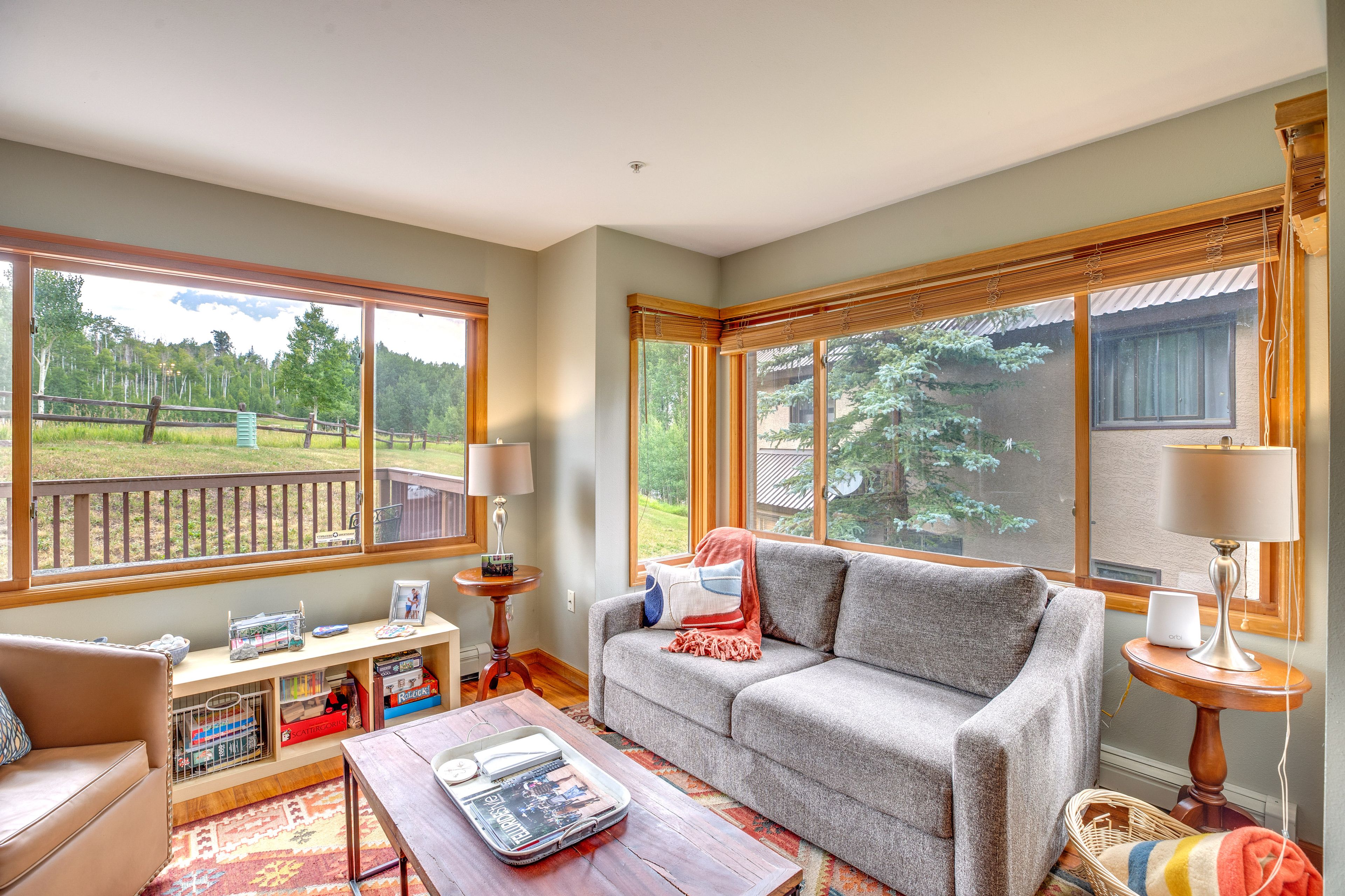 Living Room | Free WiFi | Smart TV | Central Heat | Sleeper Sofa