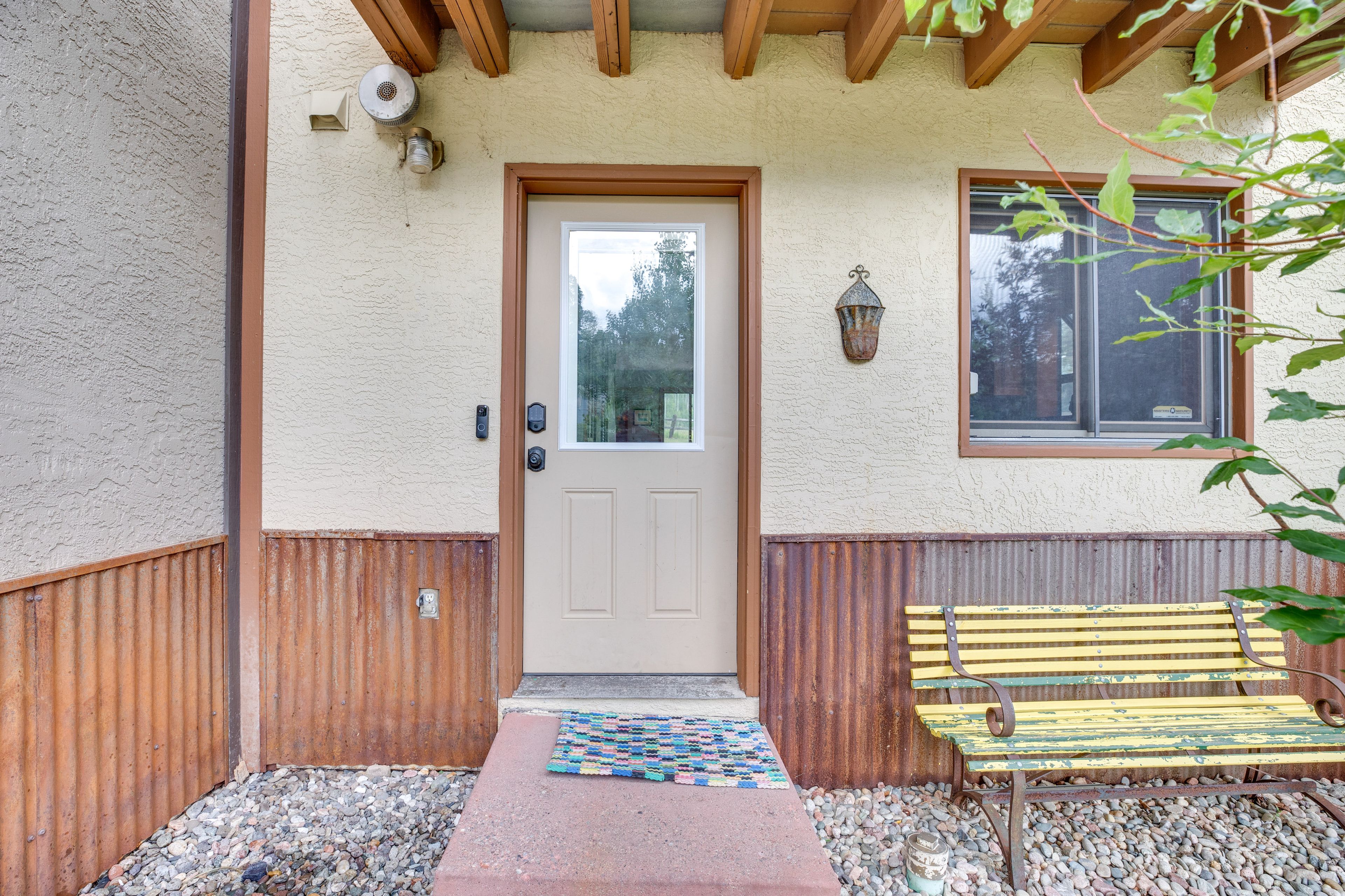 Entryway | Parking Lot (1 Vehicle)