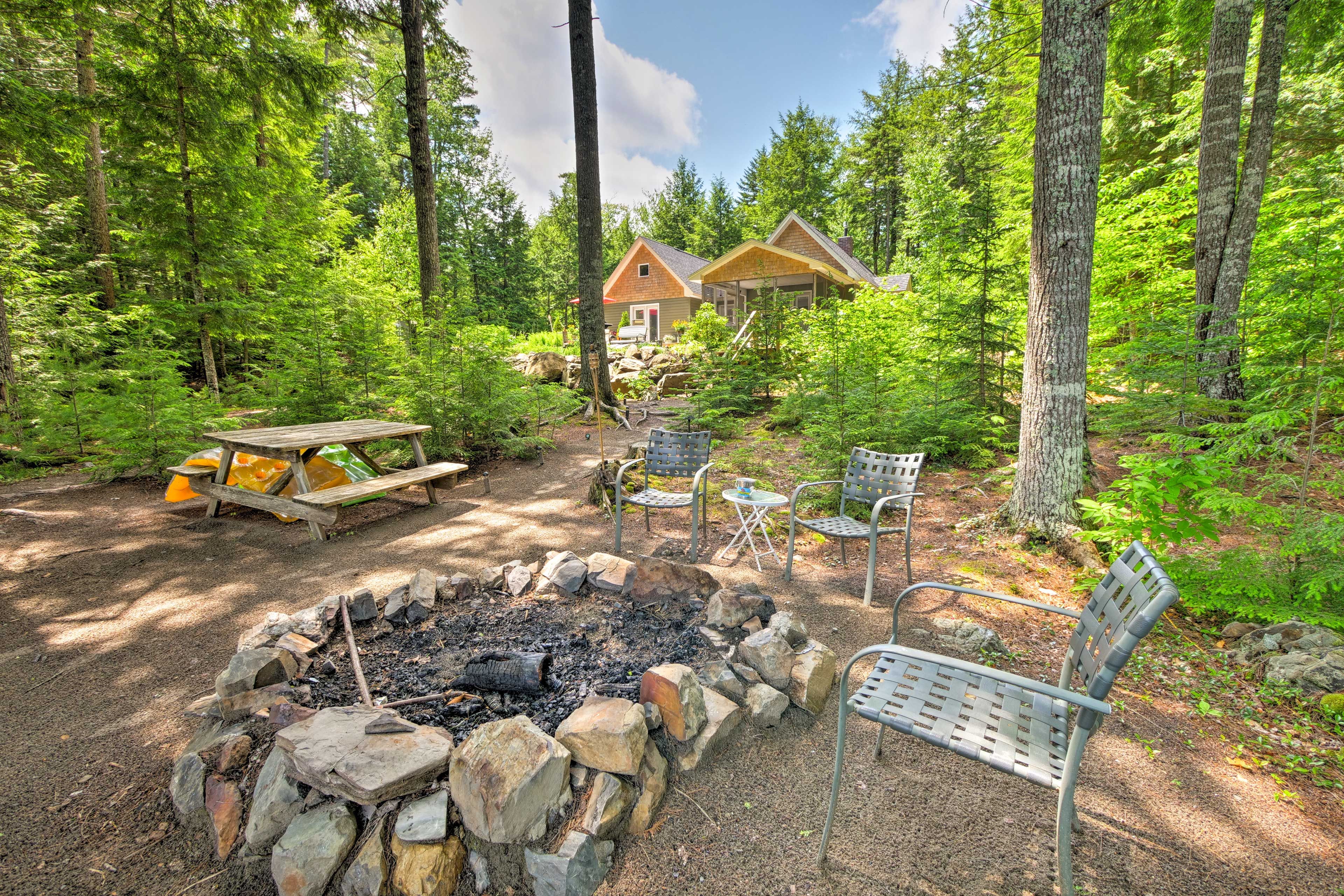 Fire Pit | Picnic Table