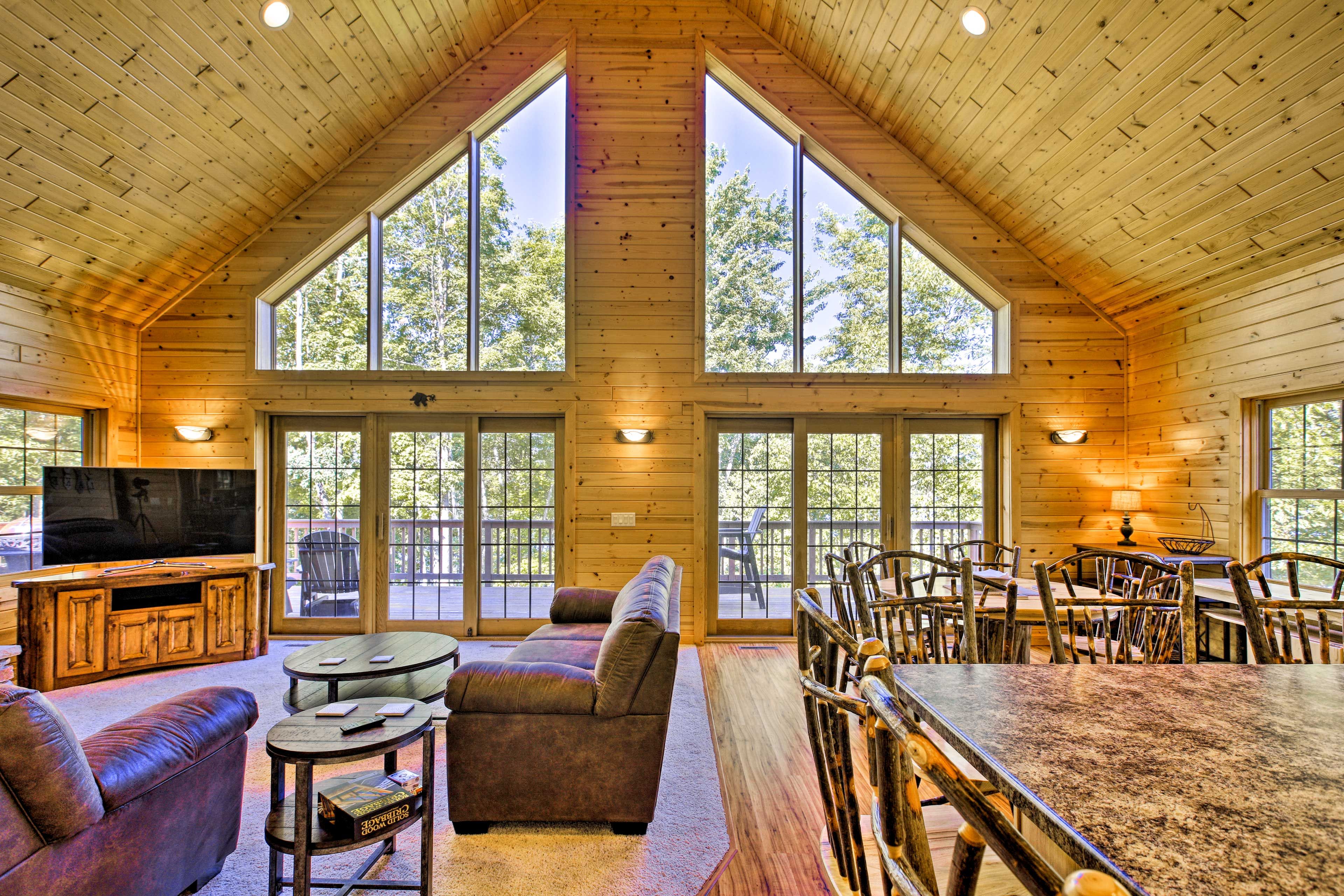 Birchwood Vacation Rental | 5BR | 3BA | 2,917 Sq Ft | Stairs Required
