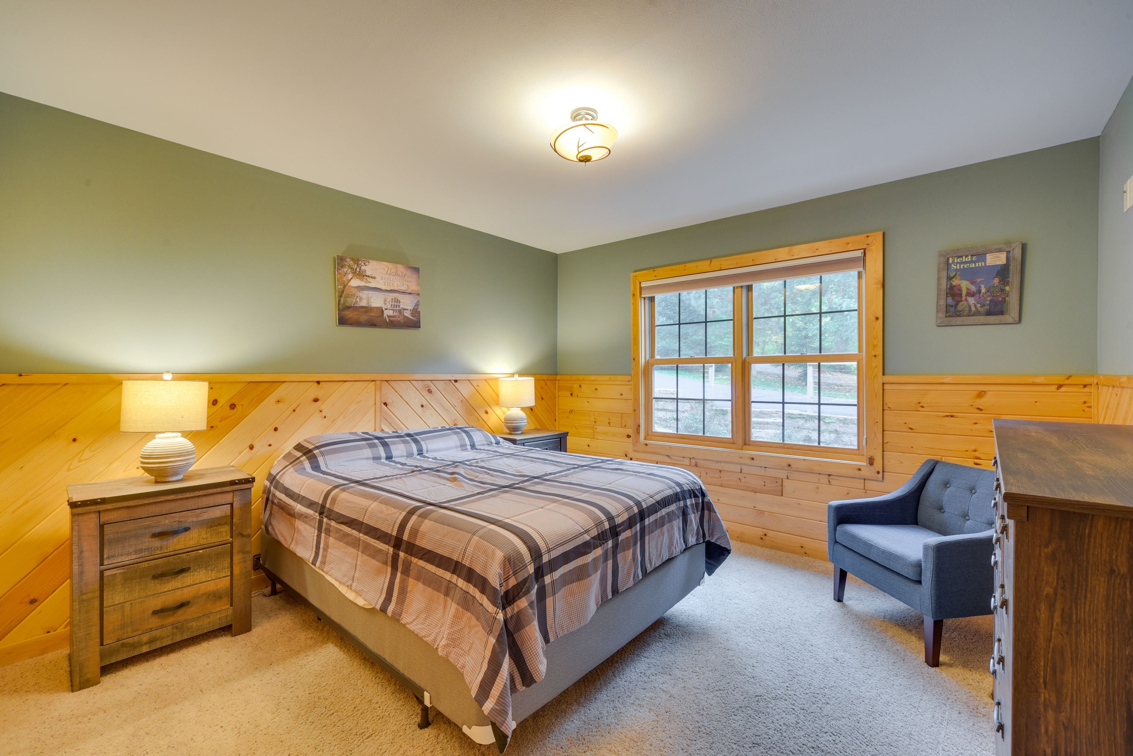 Bedroom 2 | Queen Bed