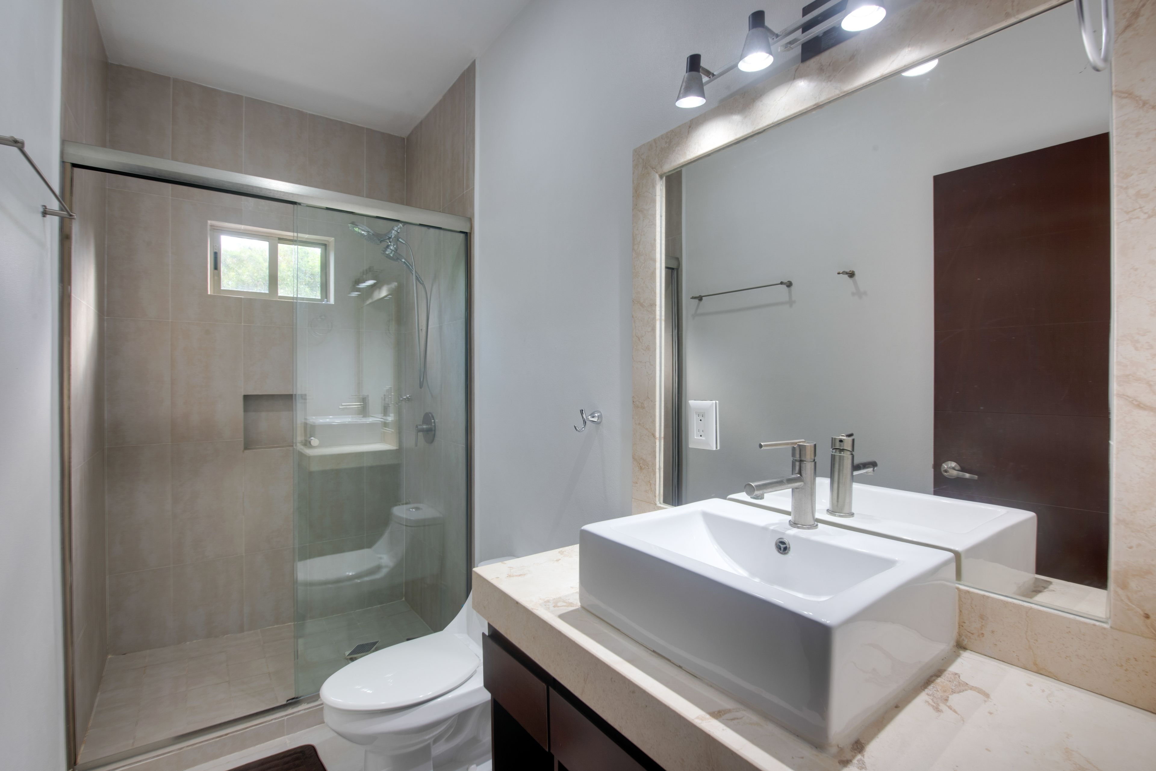 Full Bathroom | Towels & Linens Provided