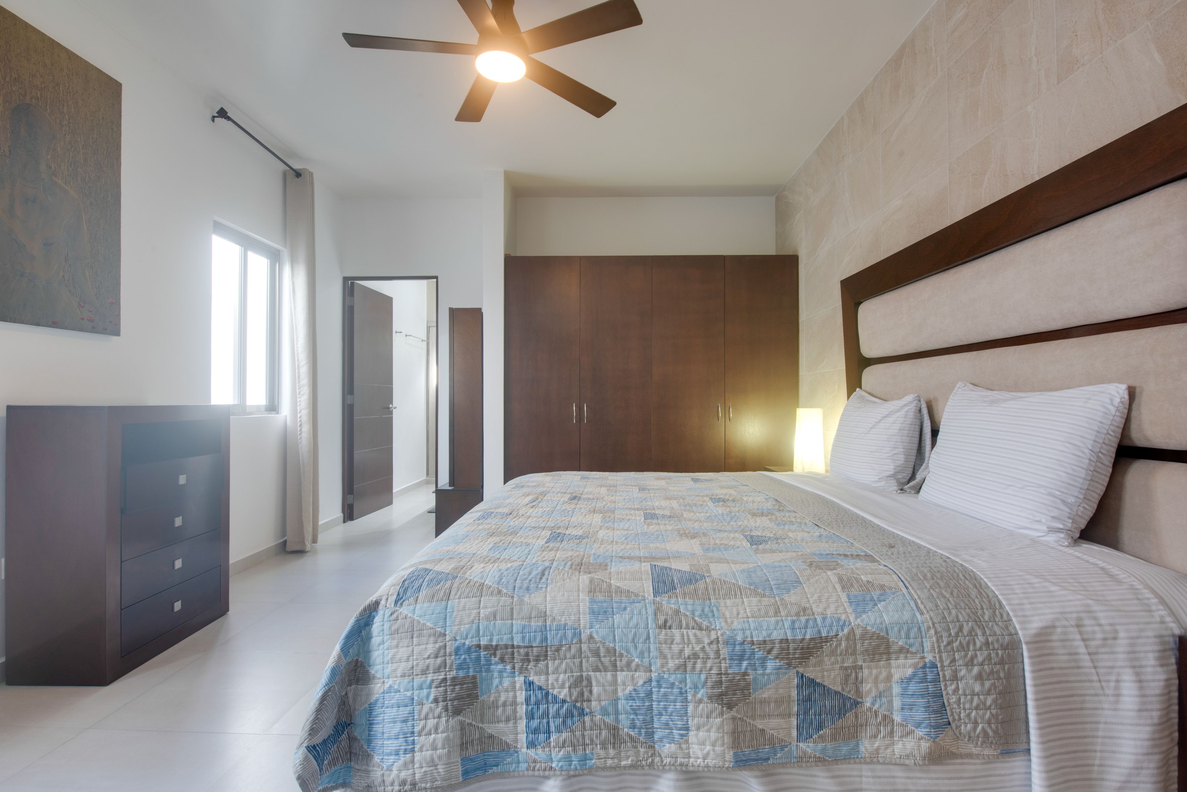 Bedroom 1 | King Bed