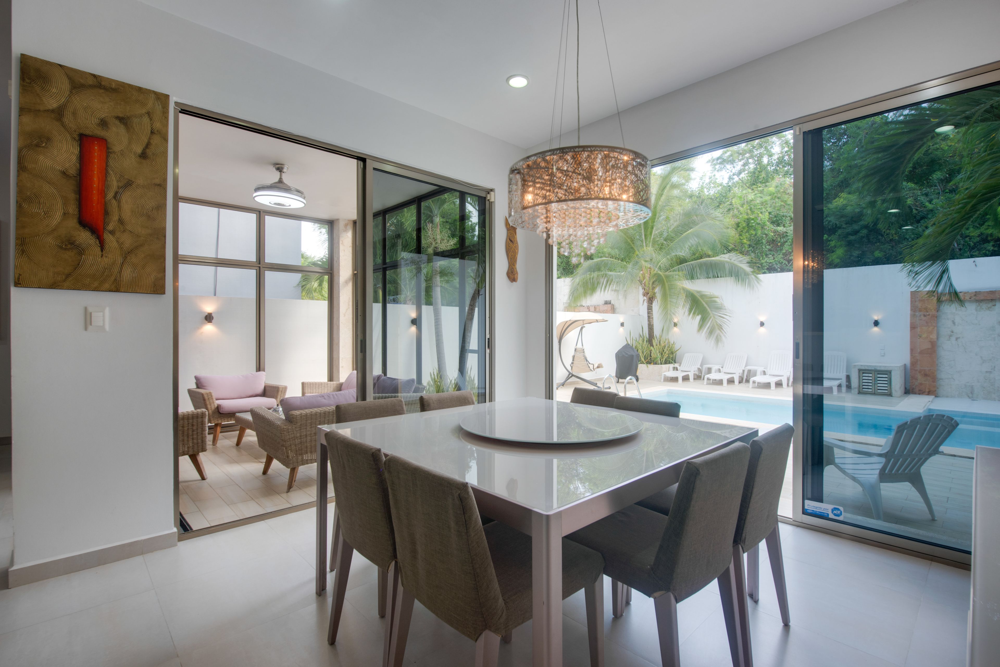 Dining Area | Dishes & Flatware Provided