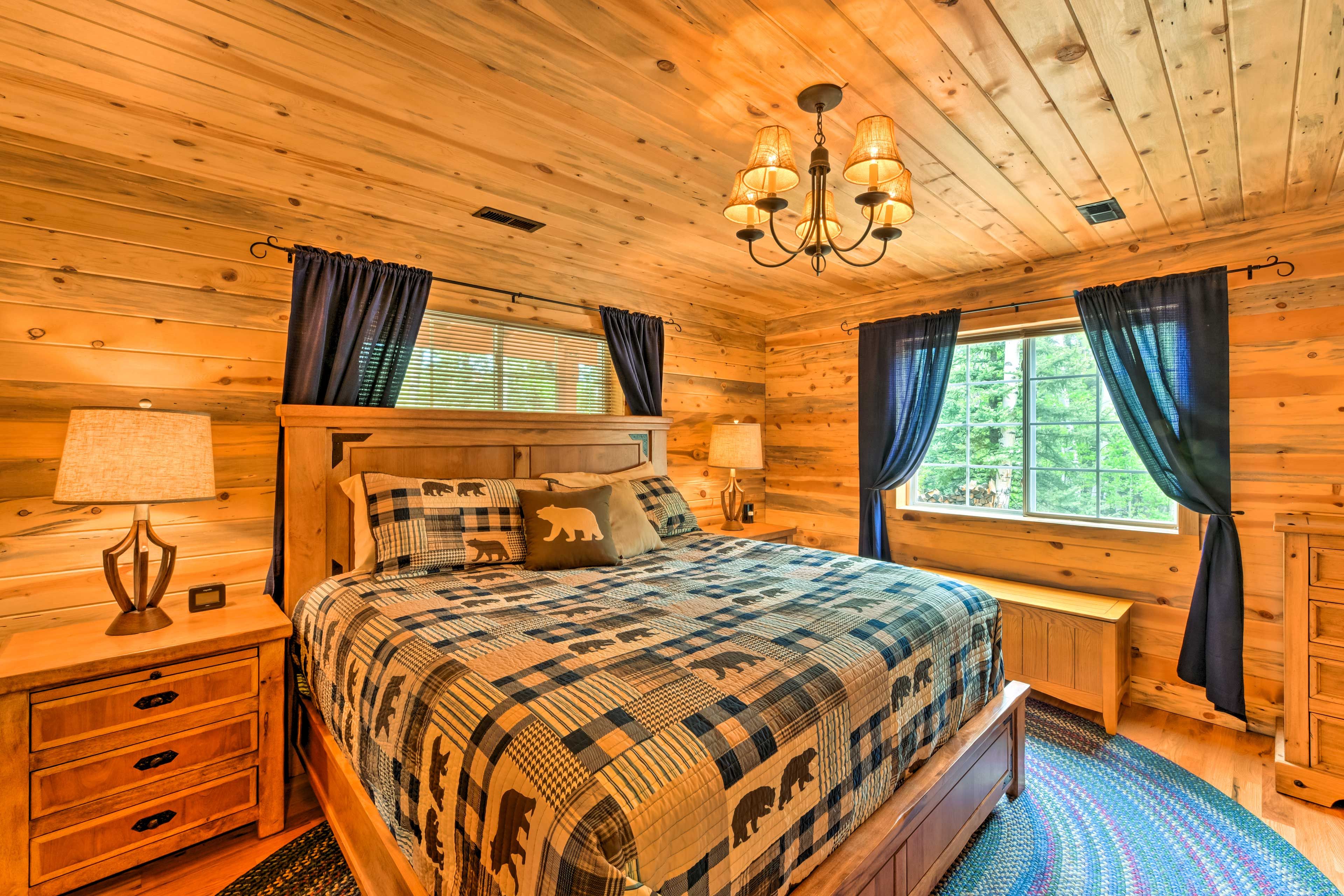 Bedroom 1 | King Bed