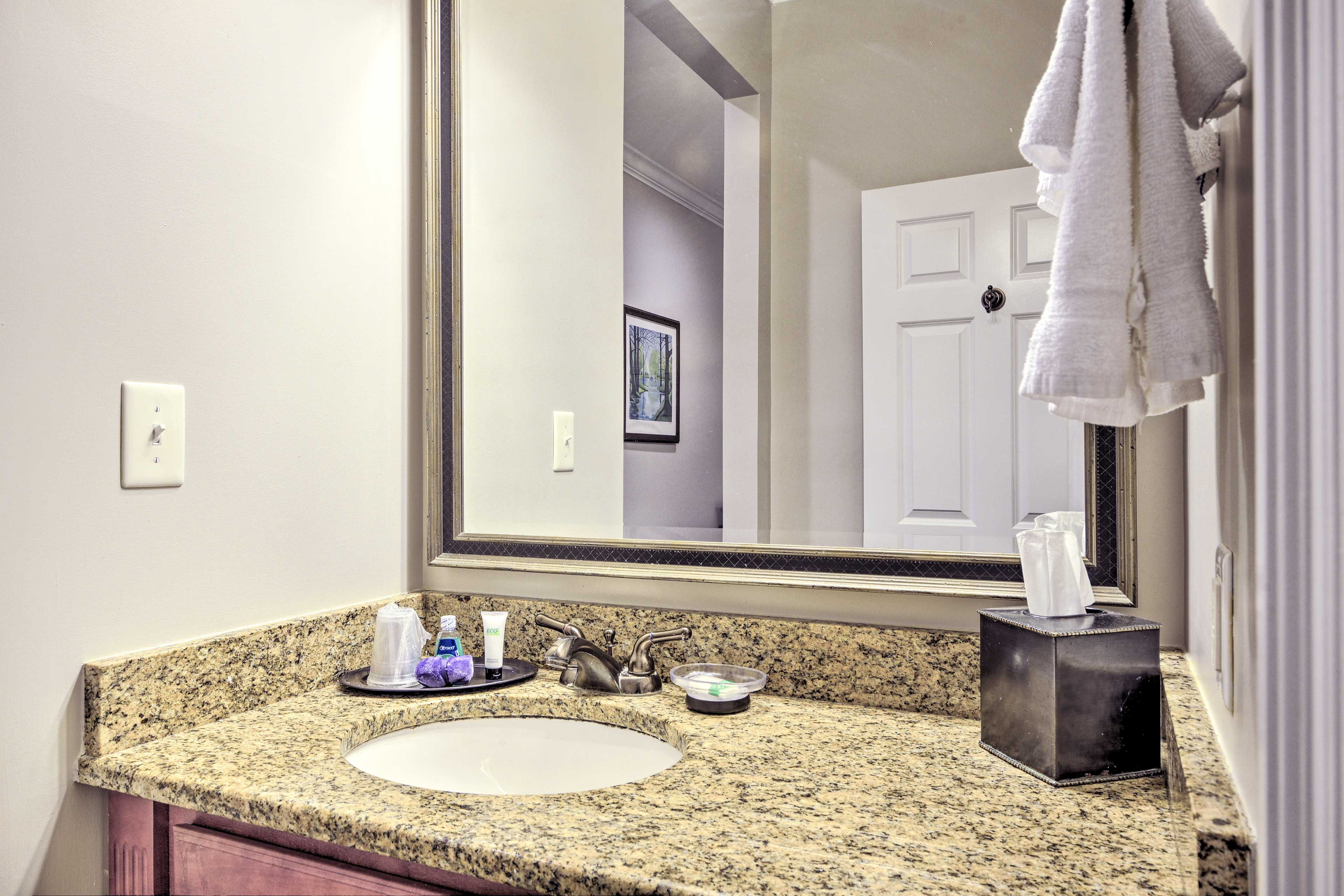 Full Bathroom | Towels & Toiletries Provided