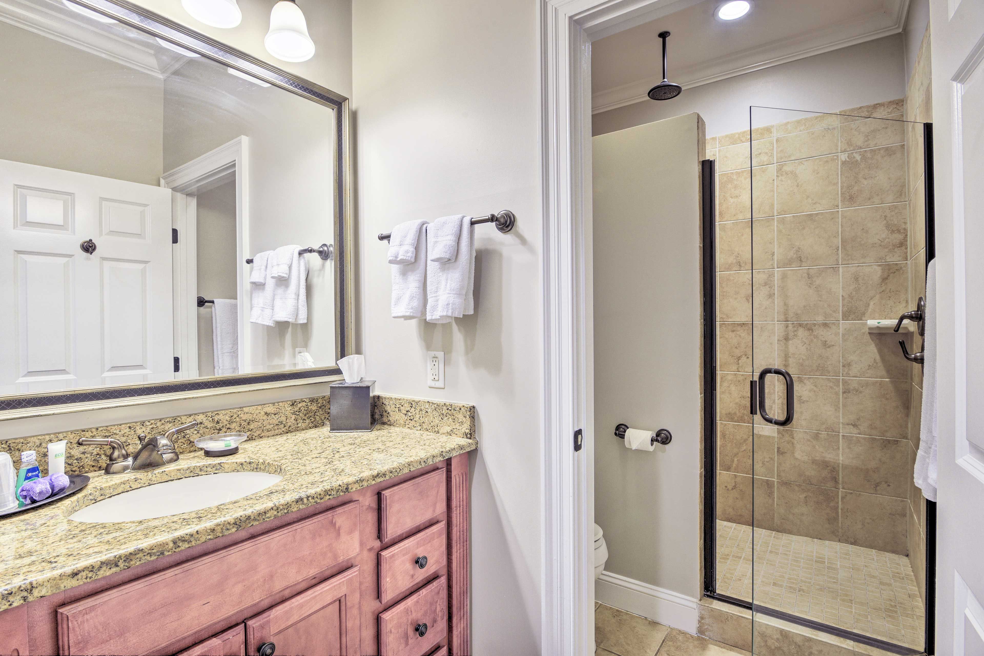 Full Bathroom | Towels & Toiletries Provided