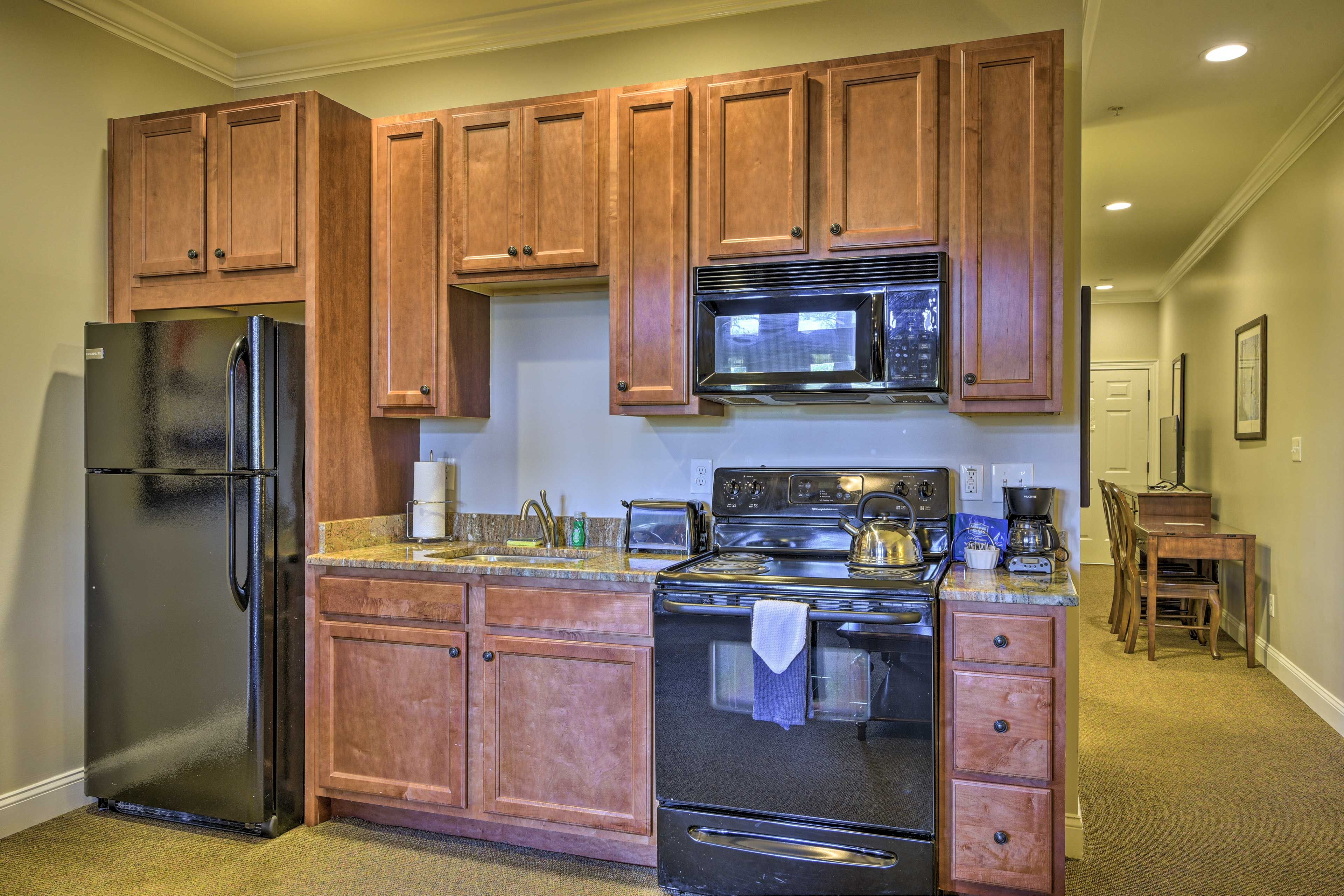 Kitchen | Well-Equipped | Granite Counters