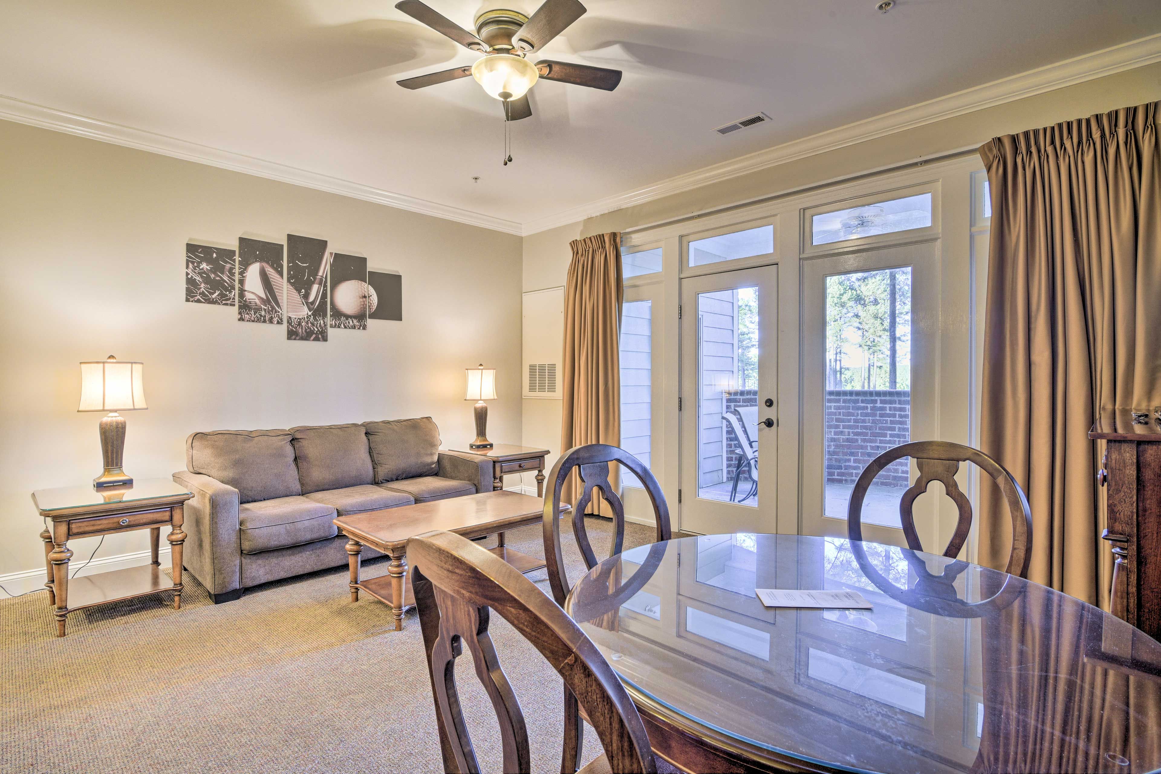 Living Room | Free WiFi