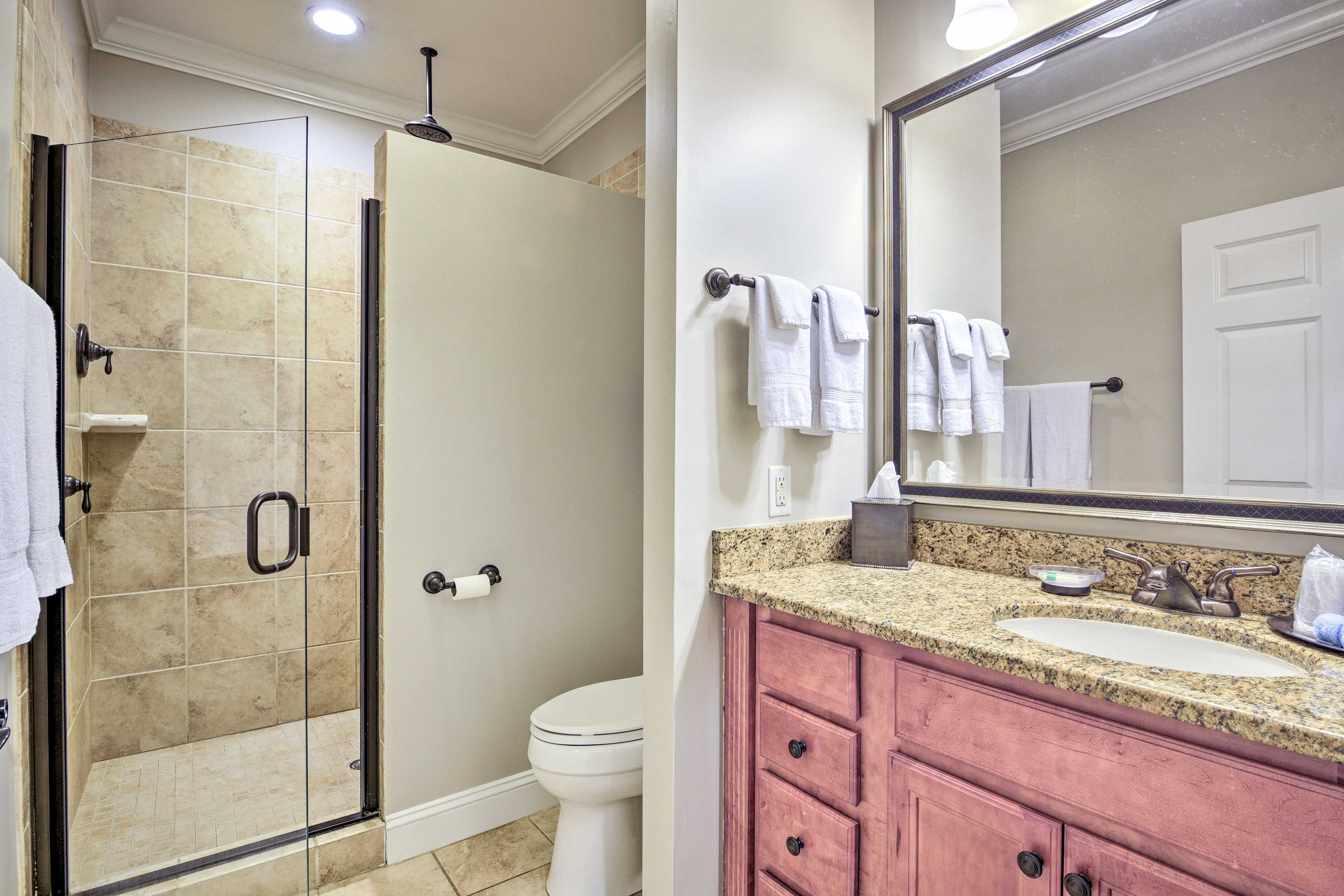 Full Bathroom | Towels & Toiletries Provided