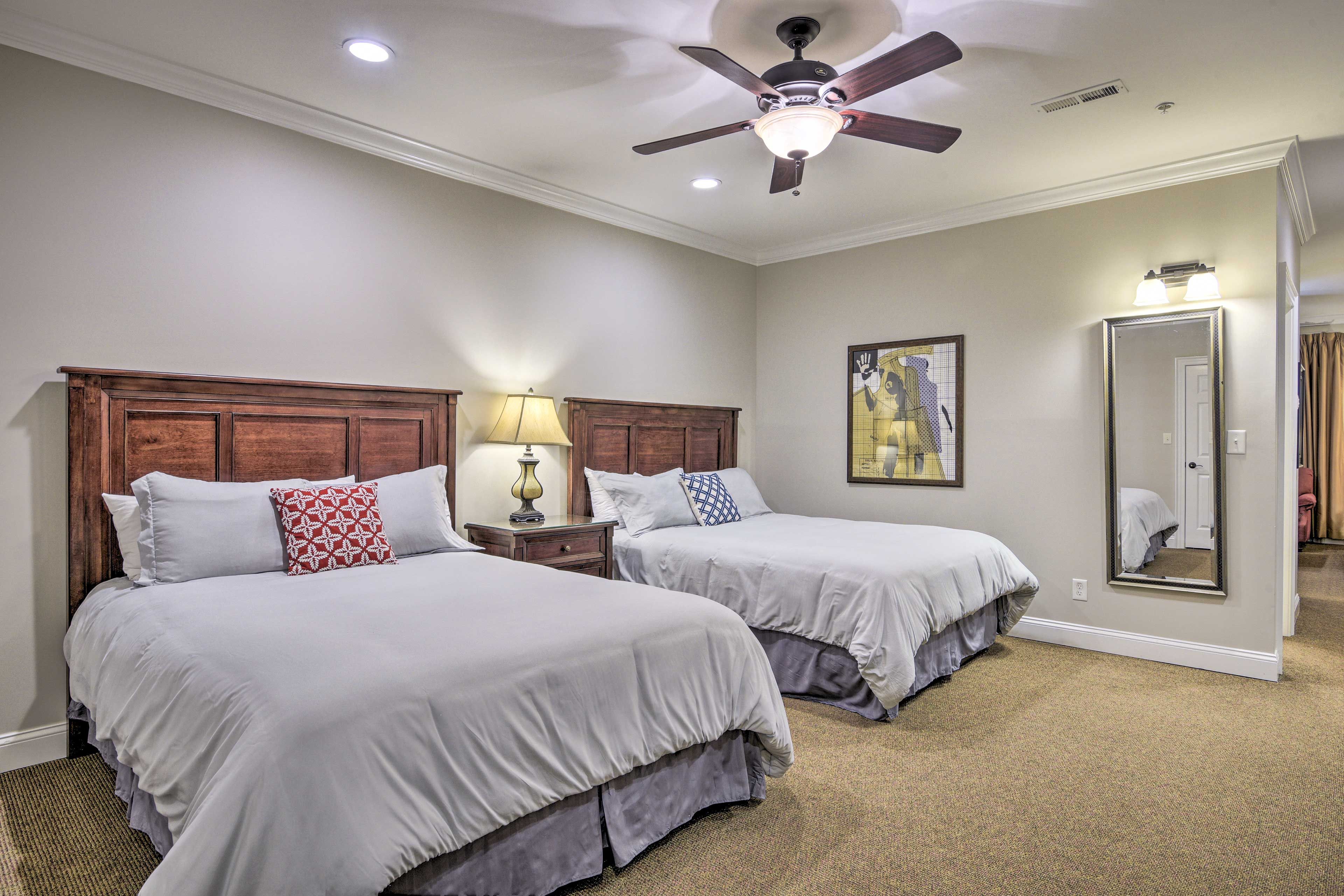 Bedroom | 2 Queen Beds