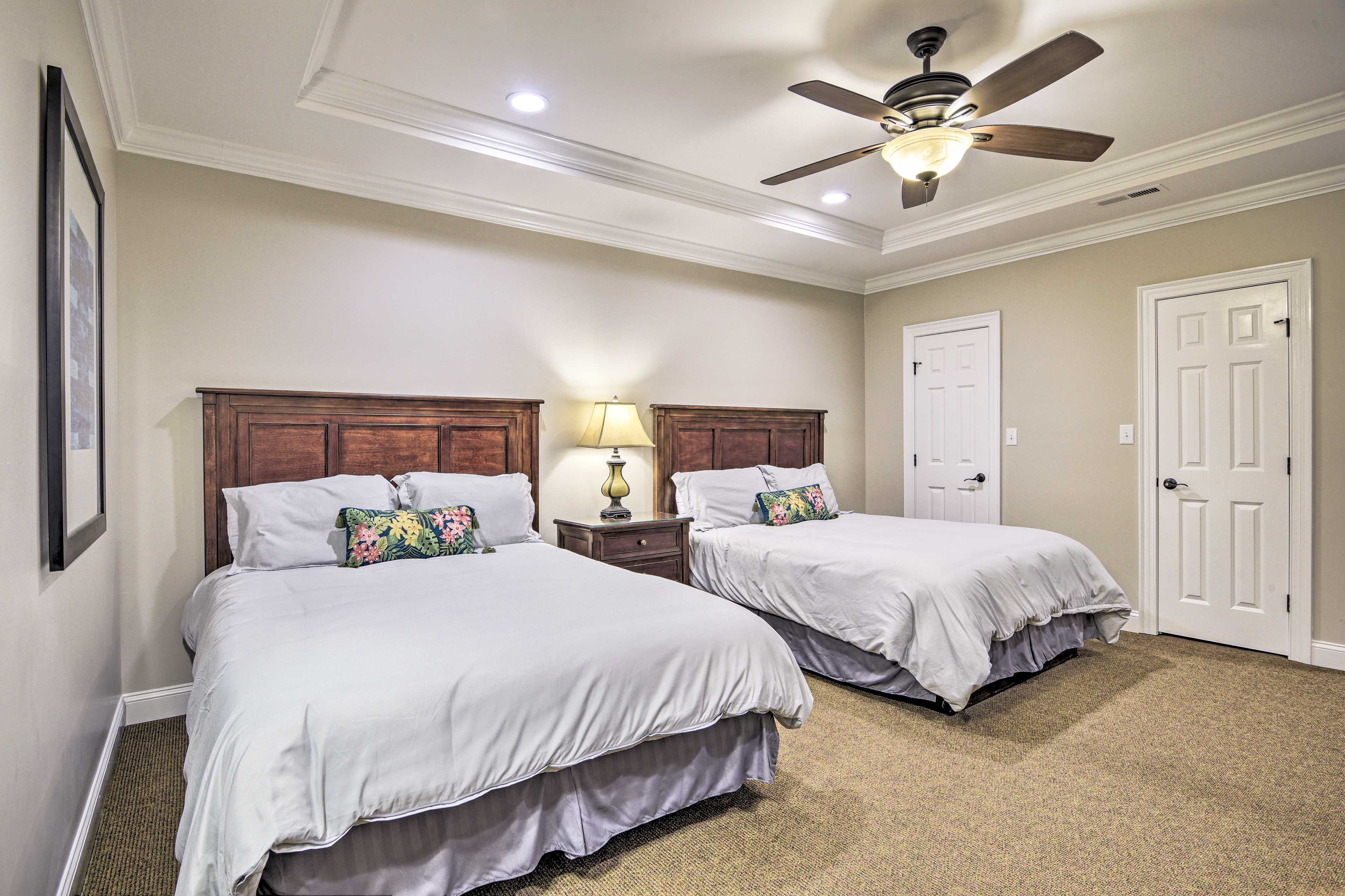 Bedroom | 2 Queen Beds