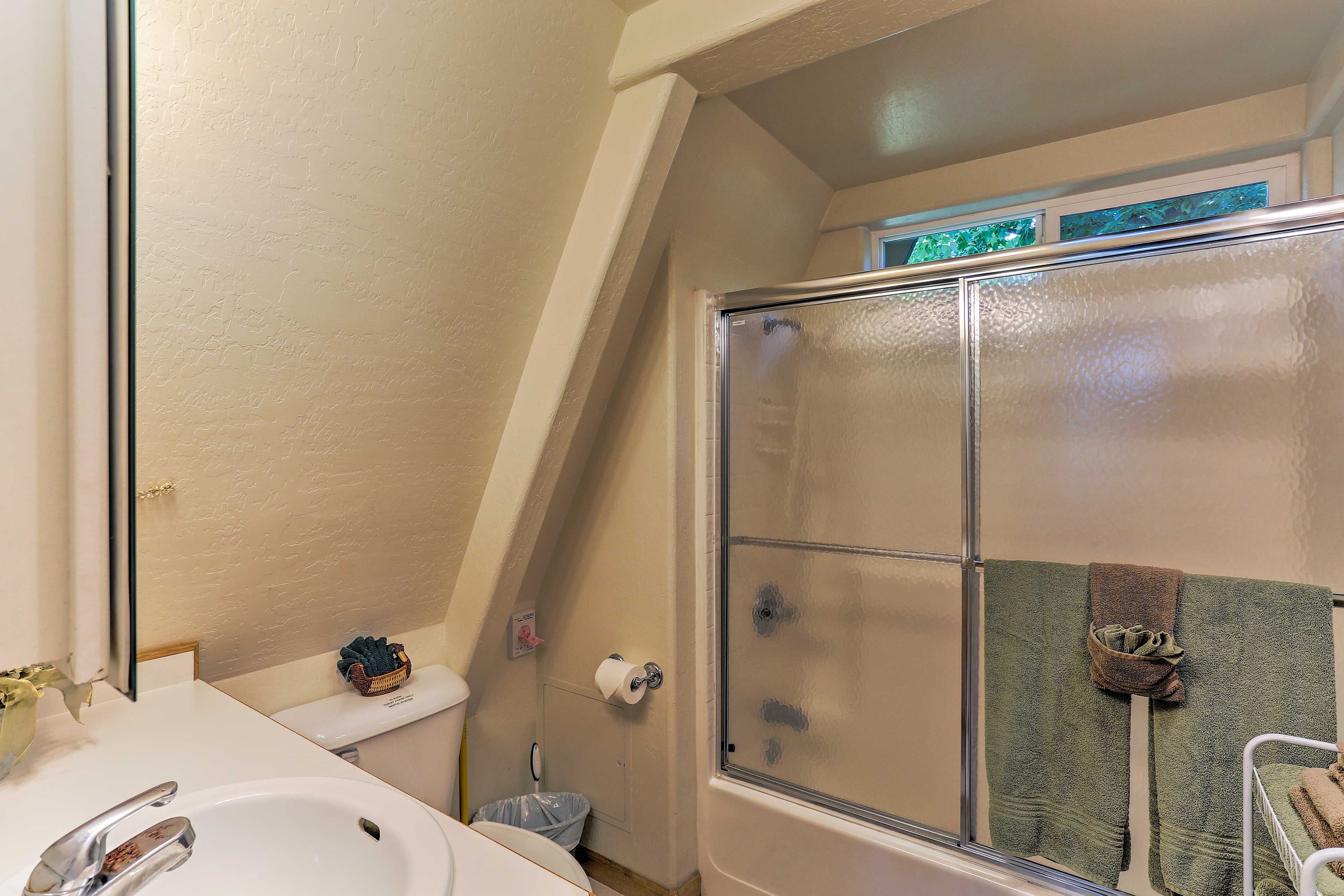 A full bathroom makes post-lake showers easy.