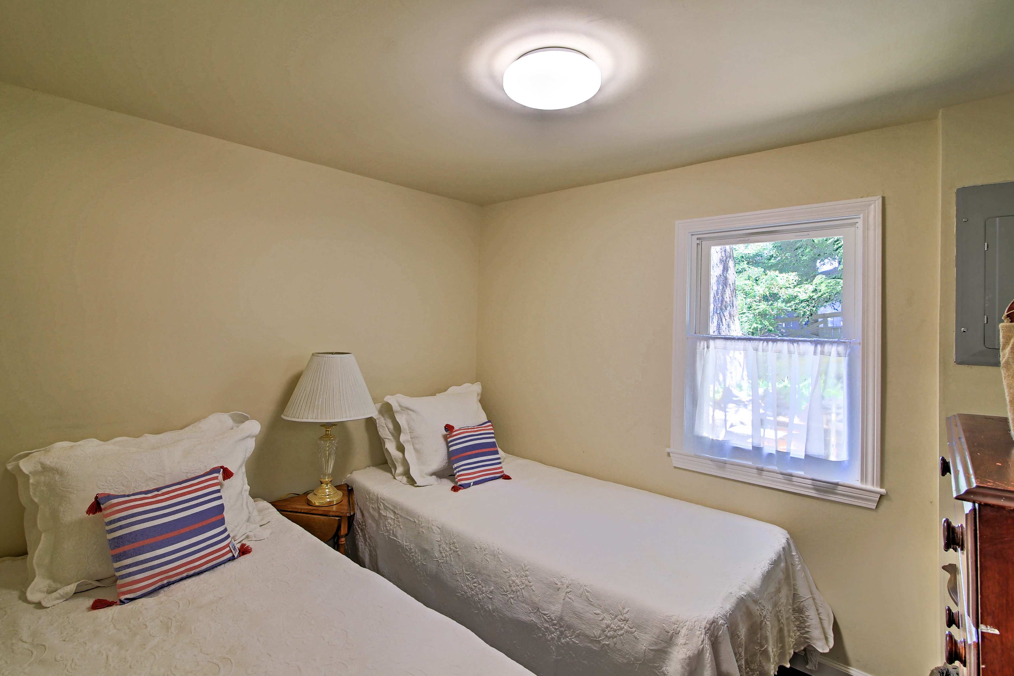 Bedroom 2 | 2 Twin Beds