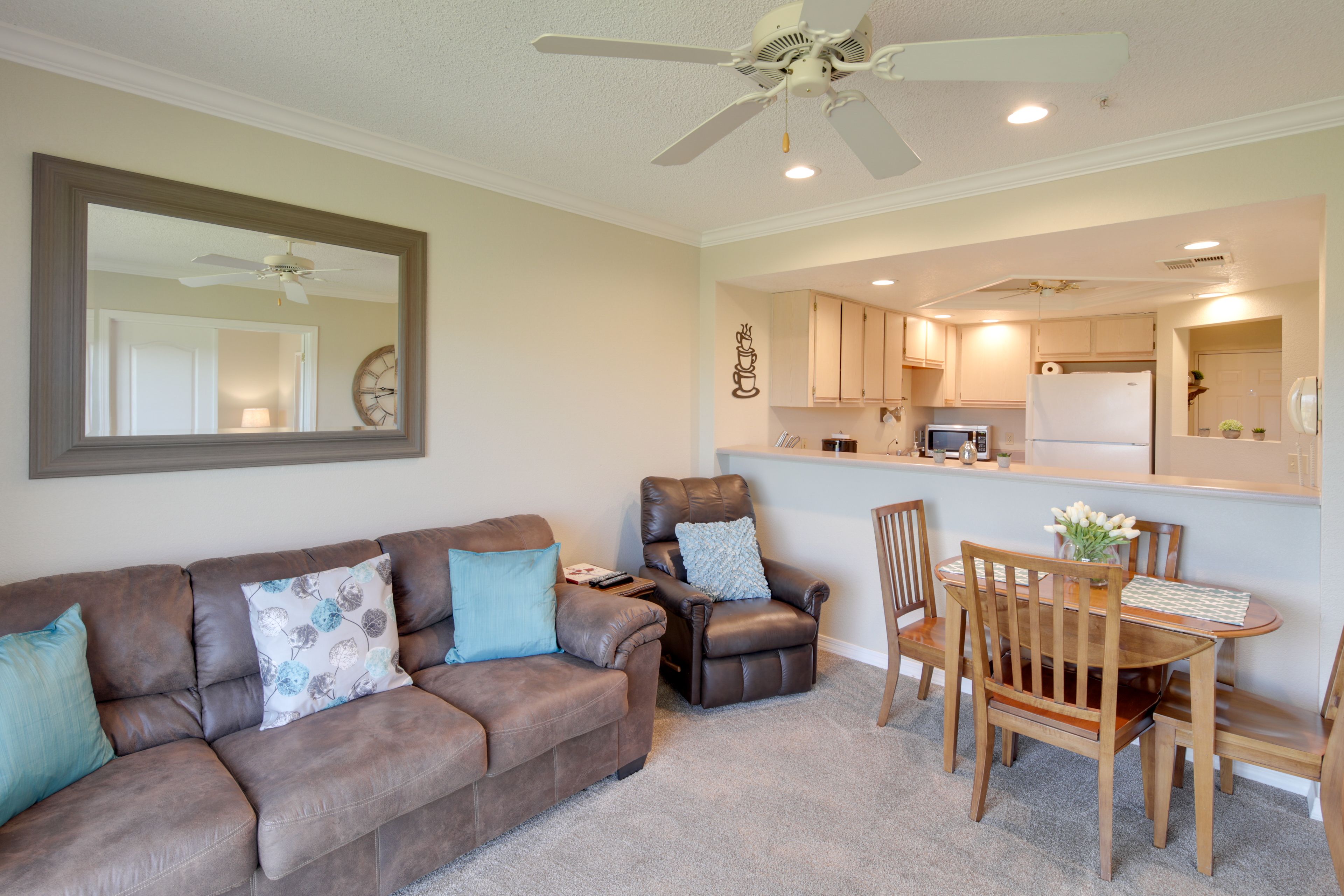 Living Room | Free WiFi