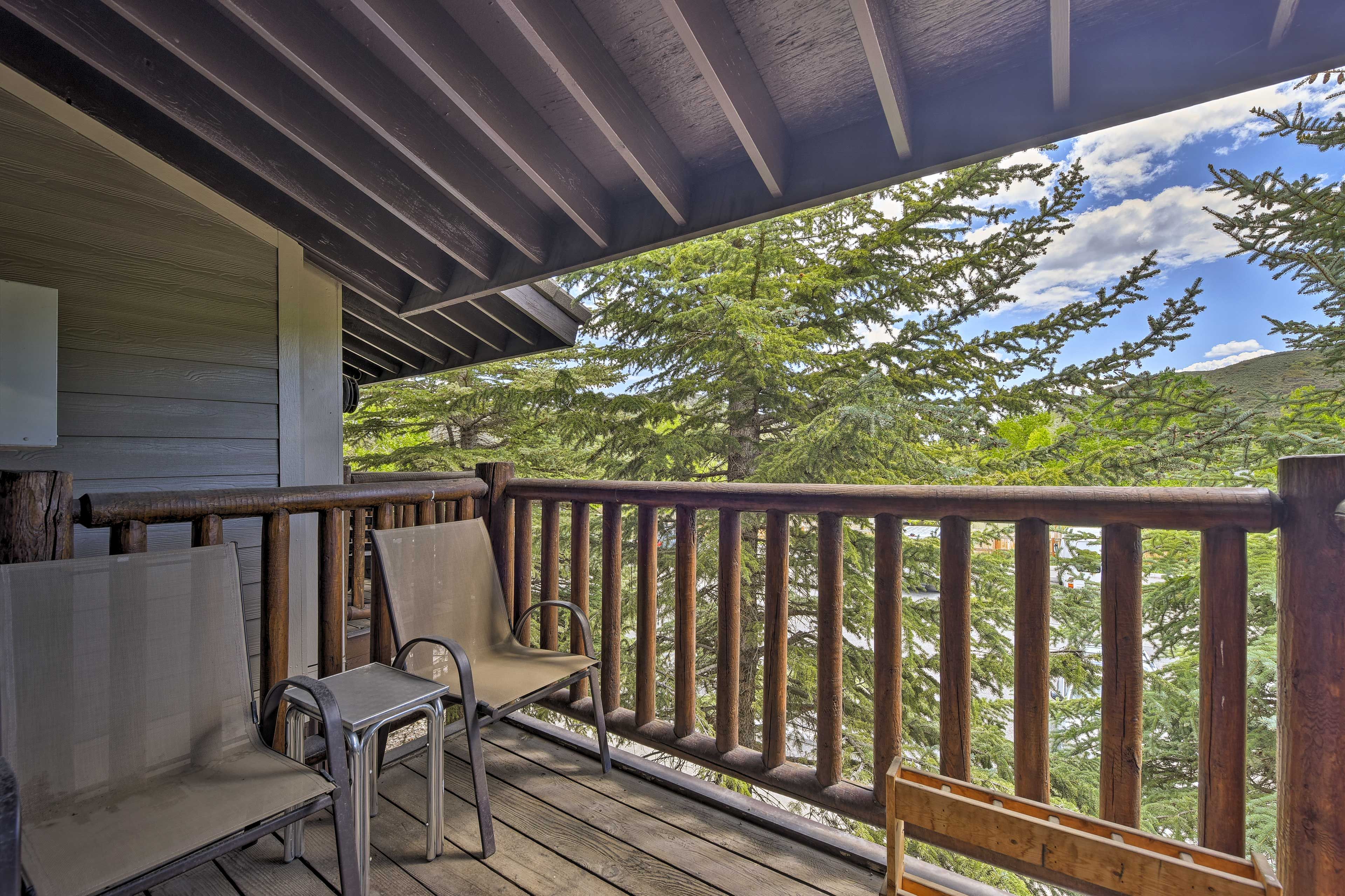Stay and play in the heart of all the action at this cozy studio condo.