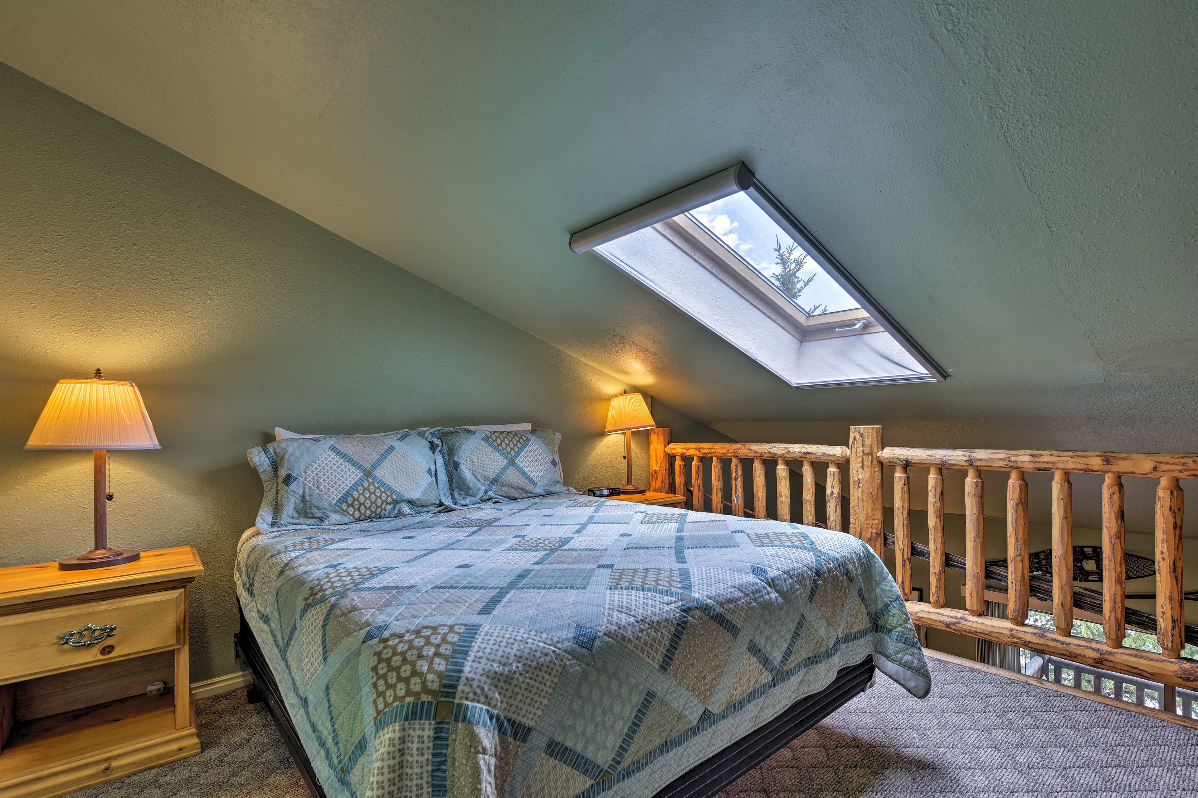 Sleep is sure to come easy in this plush queen bed.