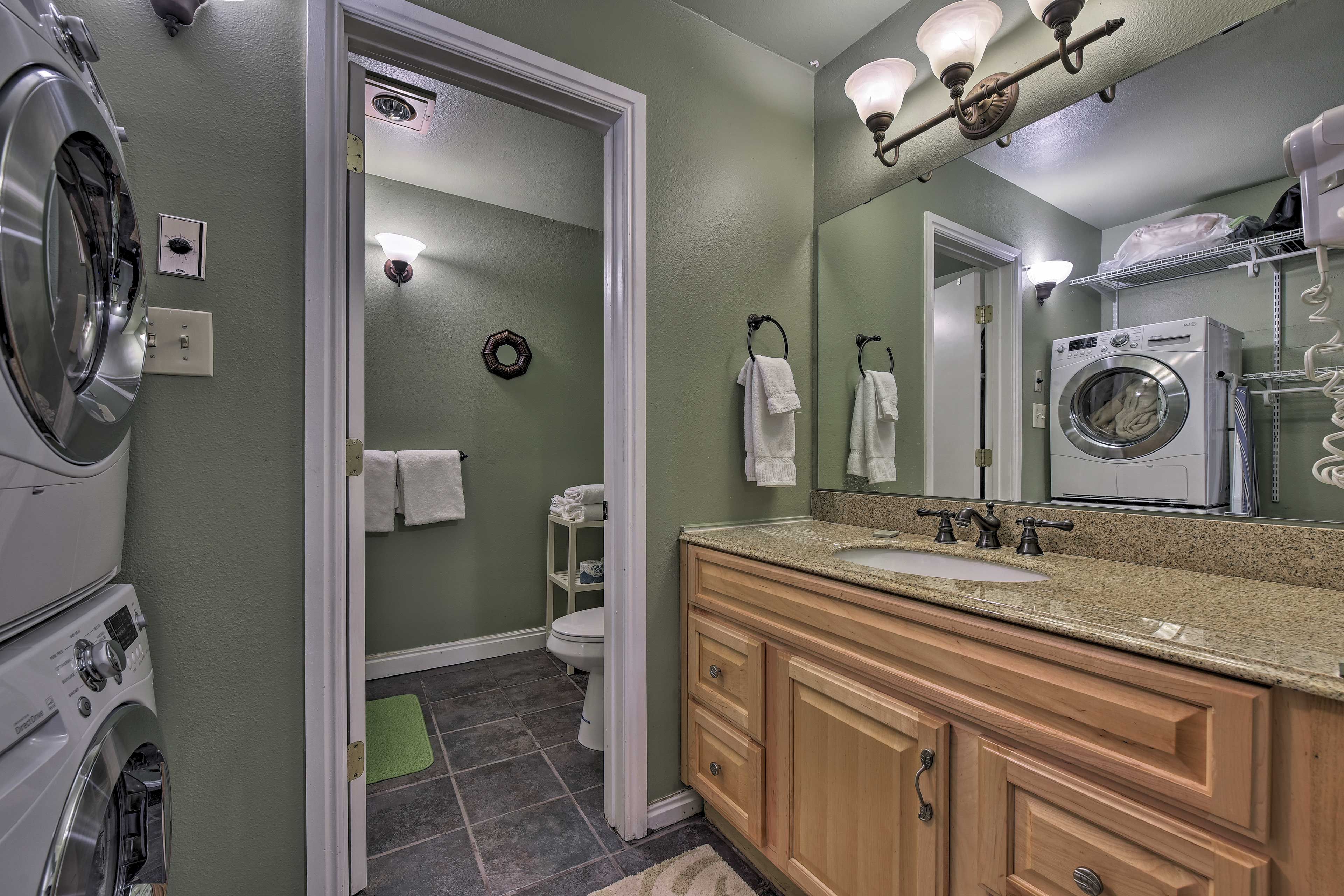 Freshen up in the full bathroom before après-adventures festivities.