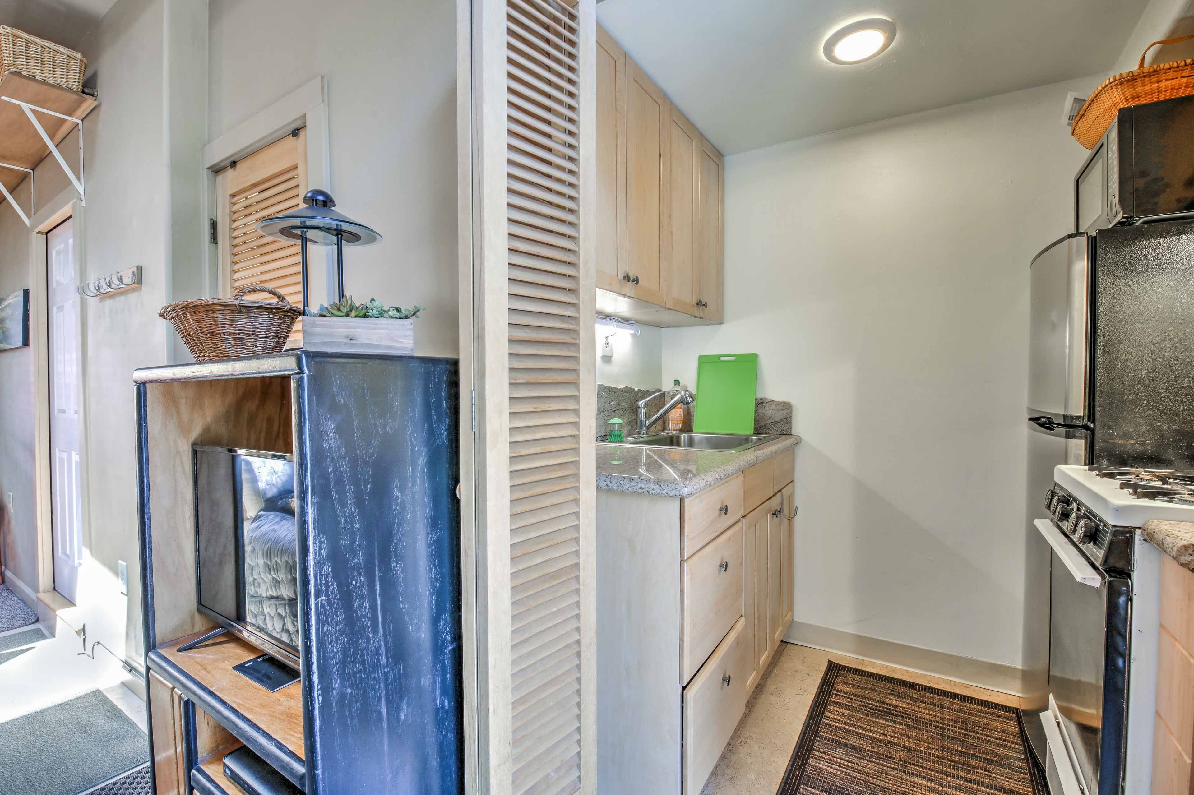 Assemble favorite snack trays in the well-equipped kitchenette.