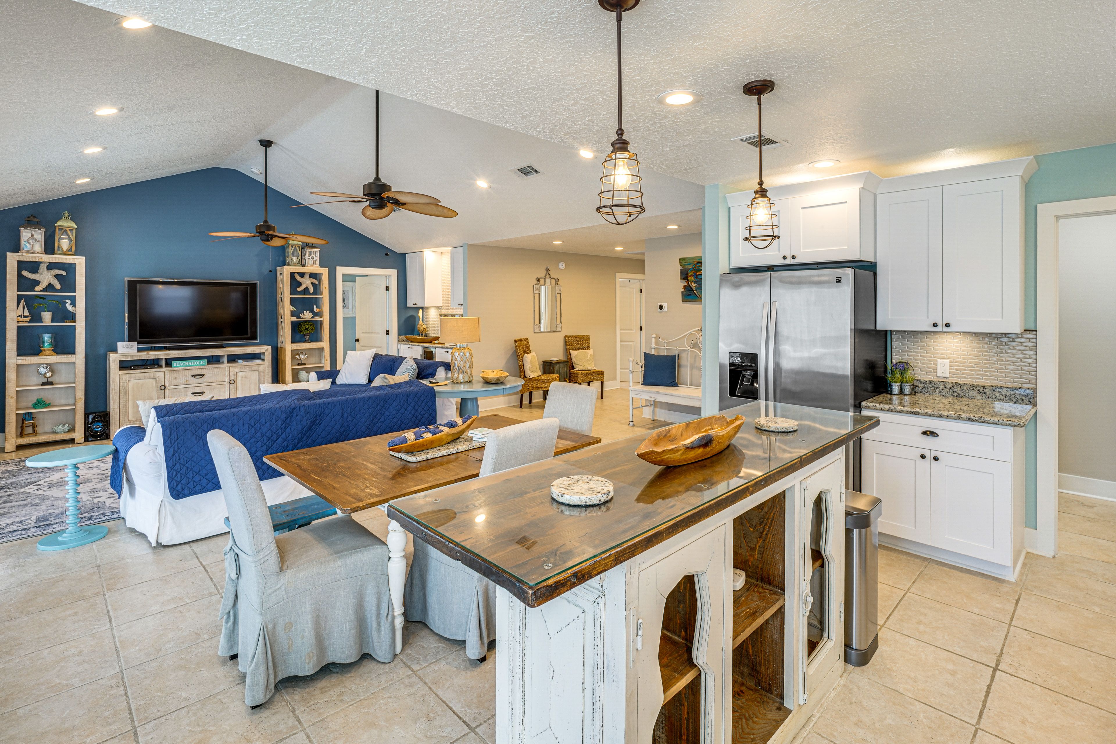 Interior | Full Kitchen