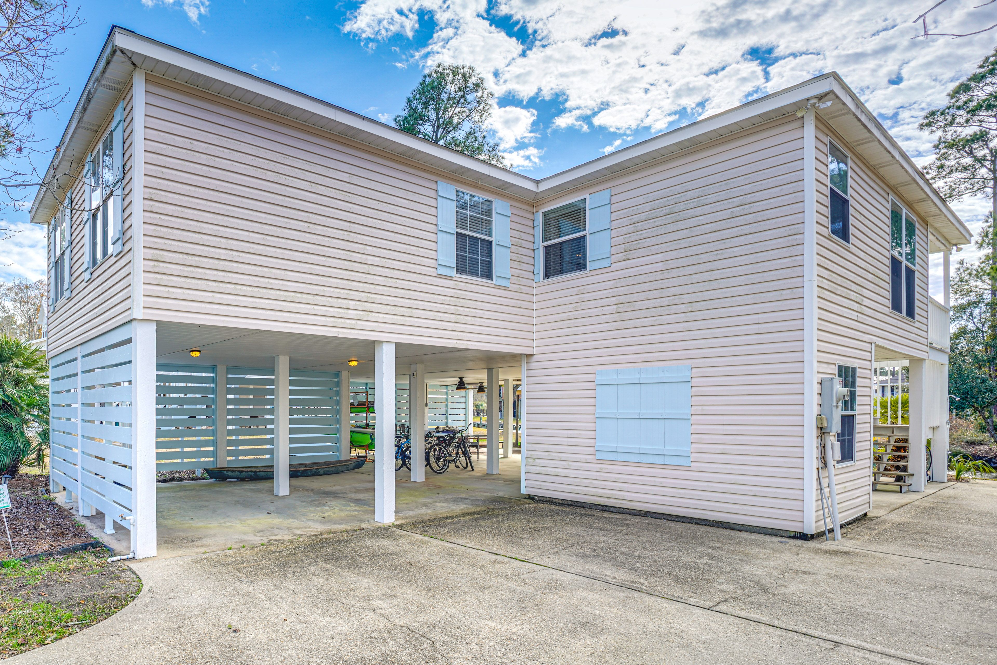 Parking | Carport (2 Vehicles) | Driveway (4 Vehicles)
