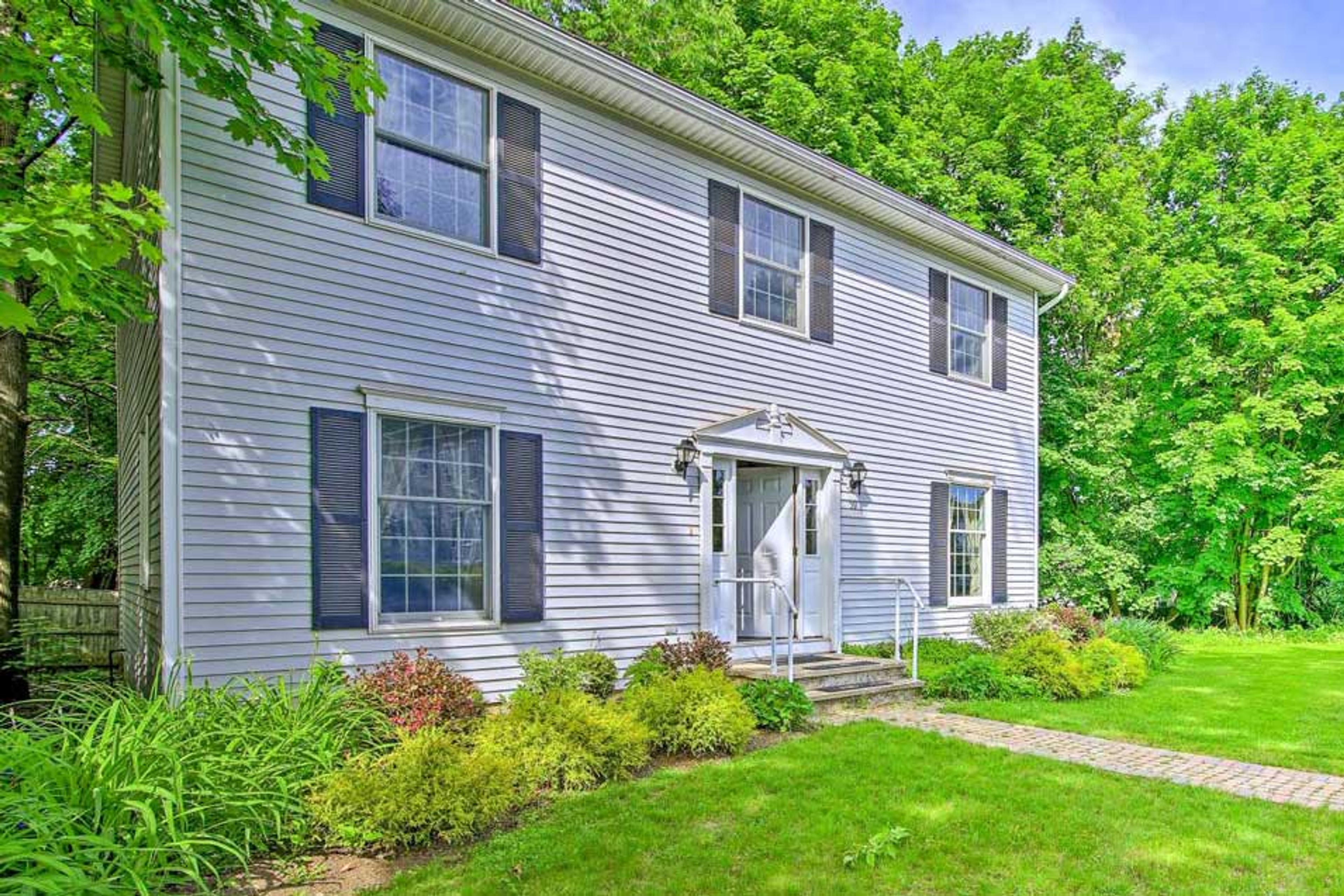 Home Exterior | Summer Months