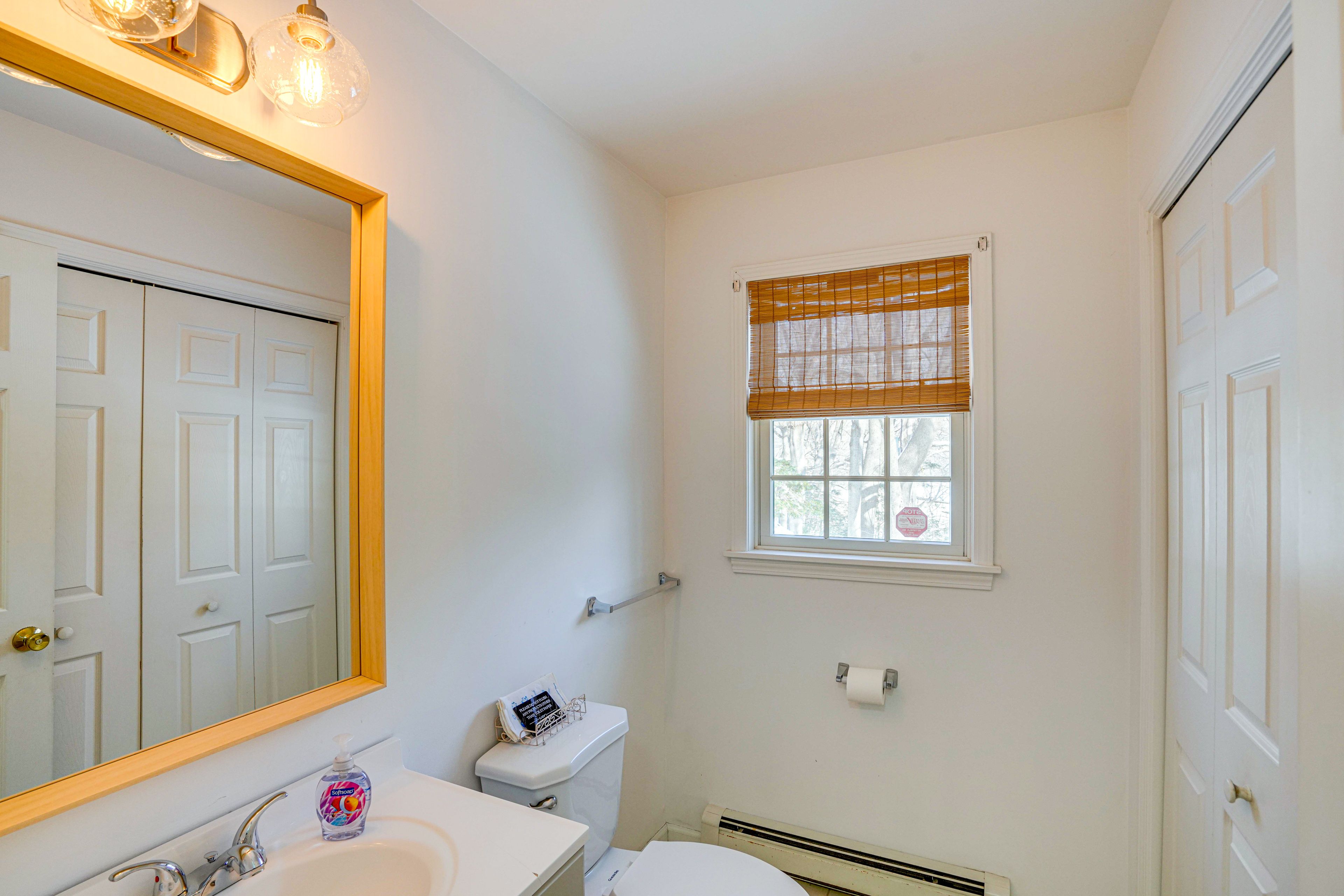 Half Bathroom | 1st Floor