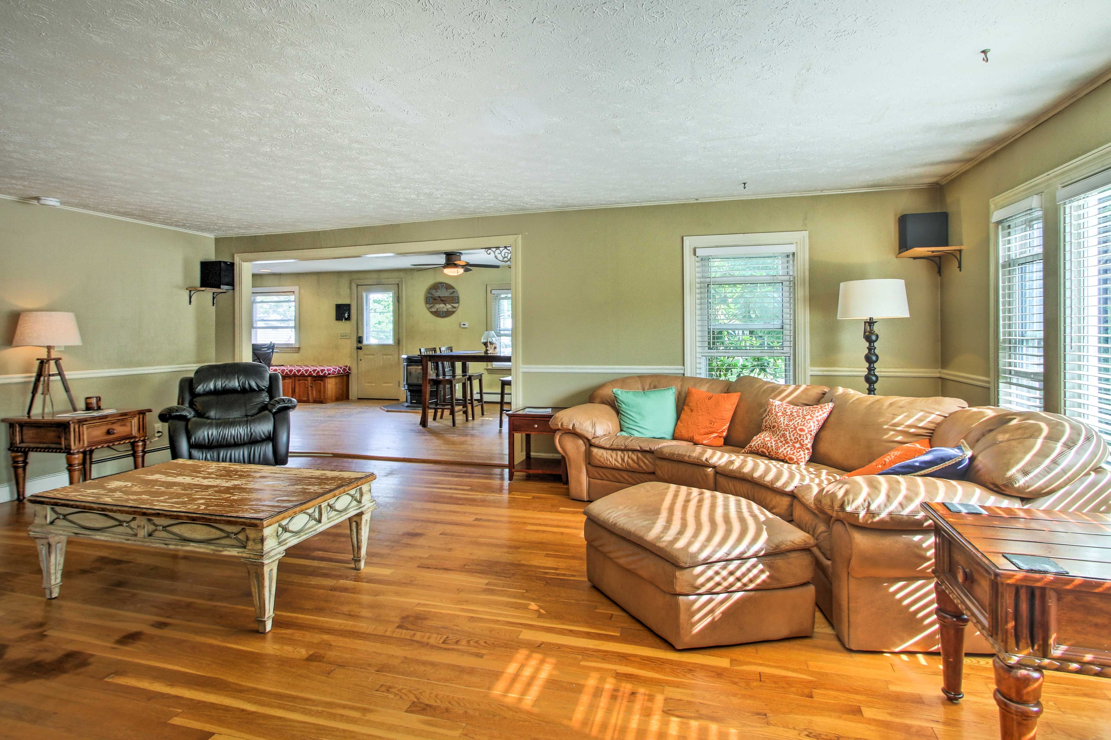 Living Room | Free WiFi | Air Conditioning