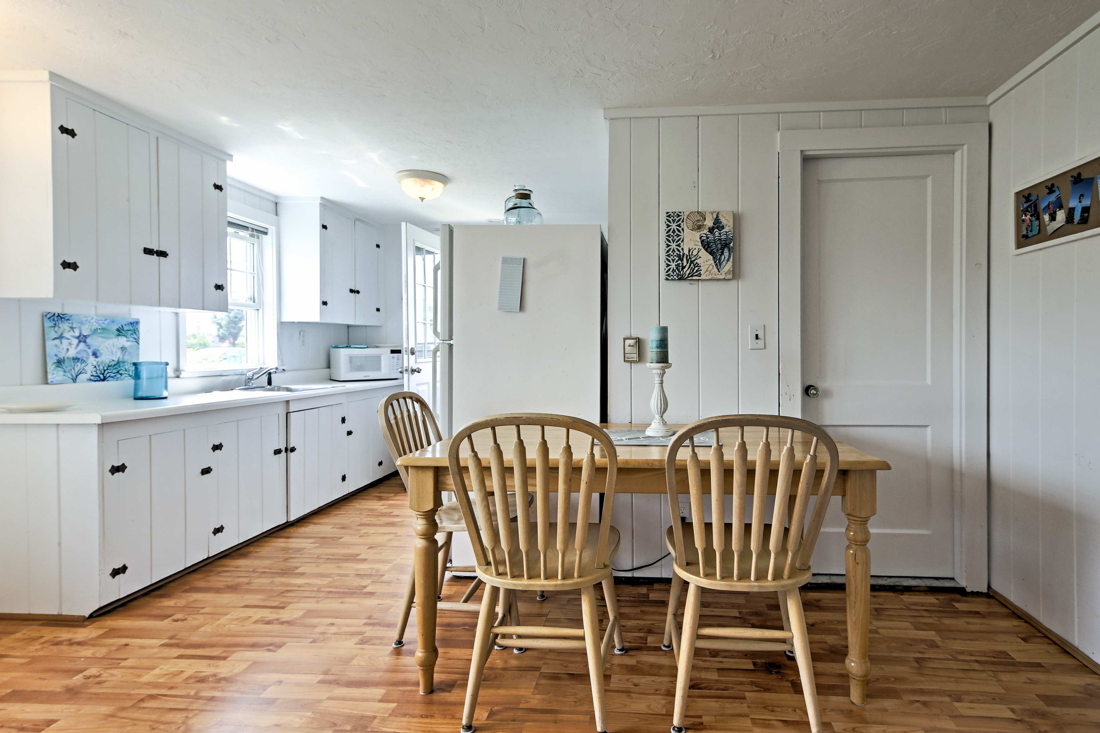 Dining Space | Dishware/Flatware