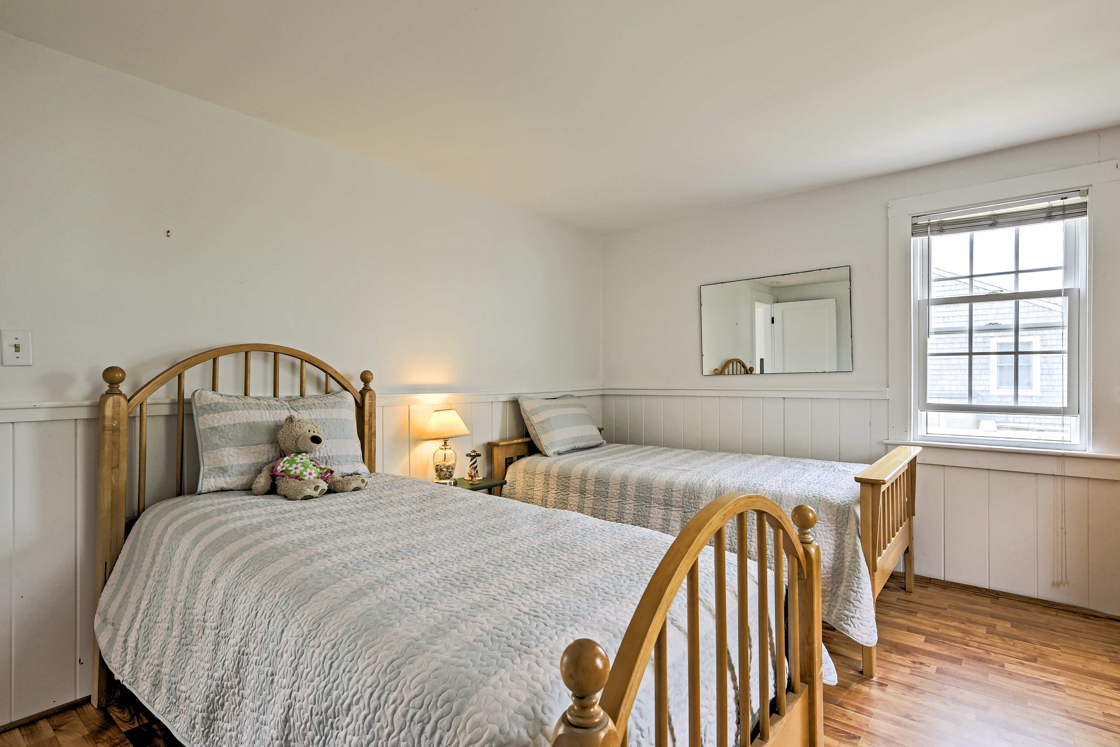 Bedroom 2 | 2 Twin Beds