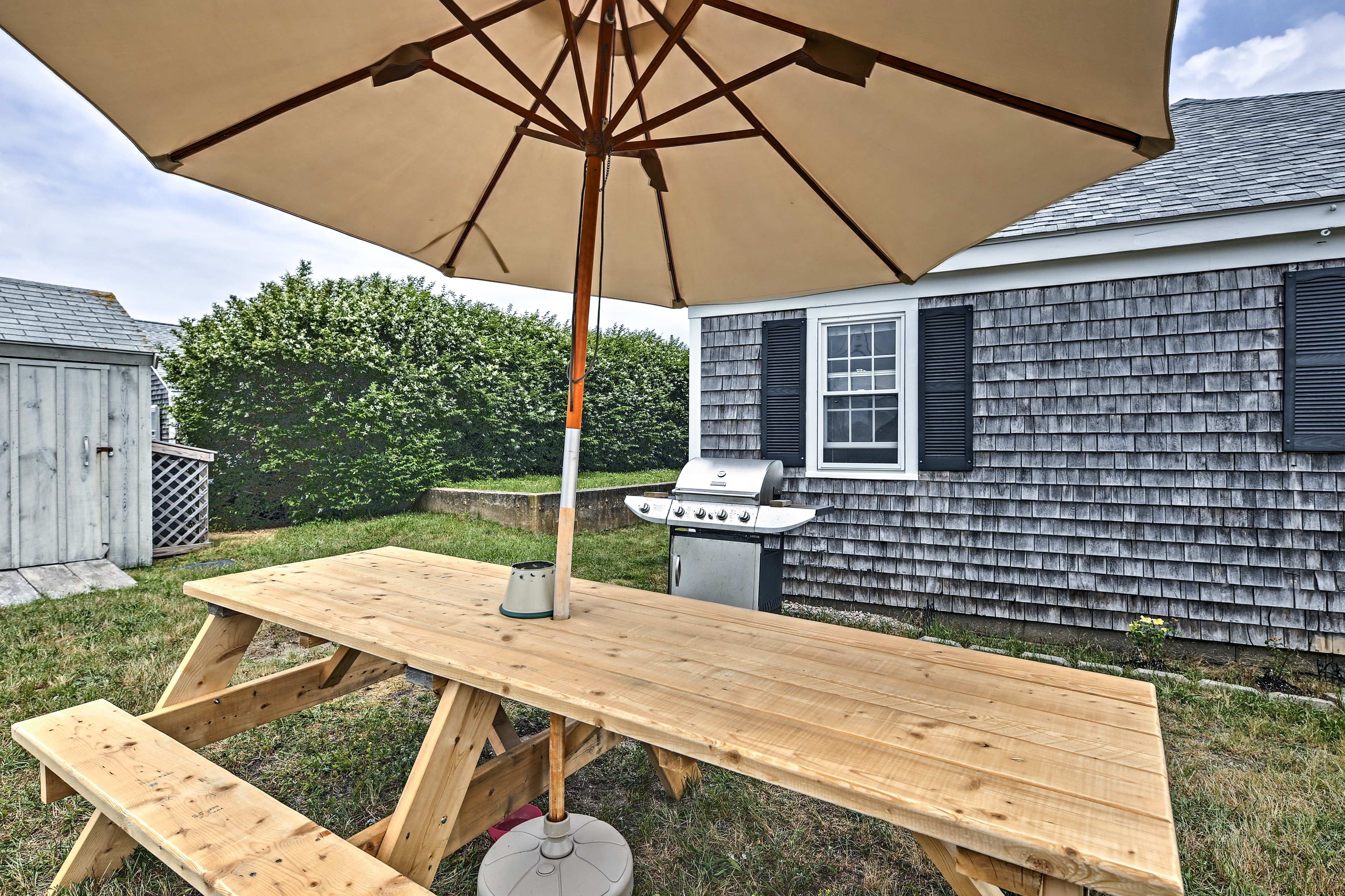 Outdoor Space | Gas Grill | Outdoor Shower