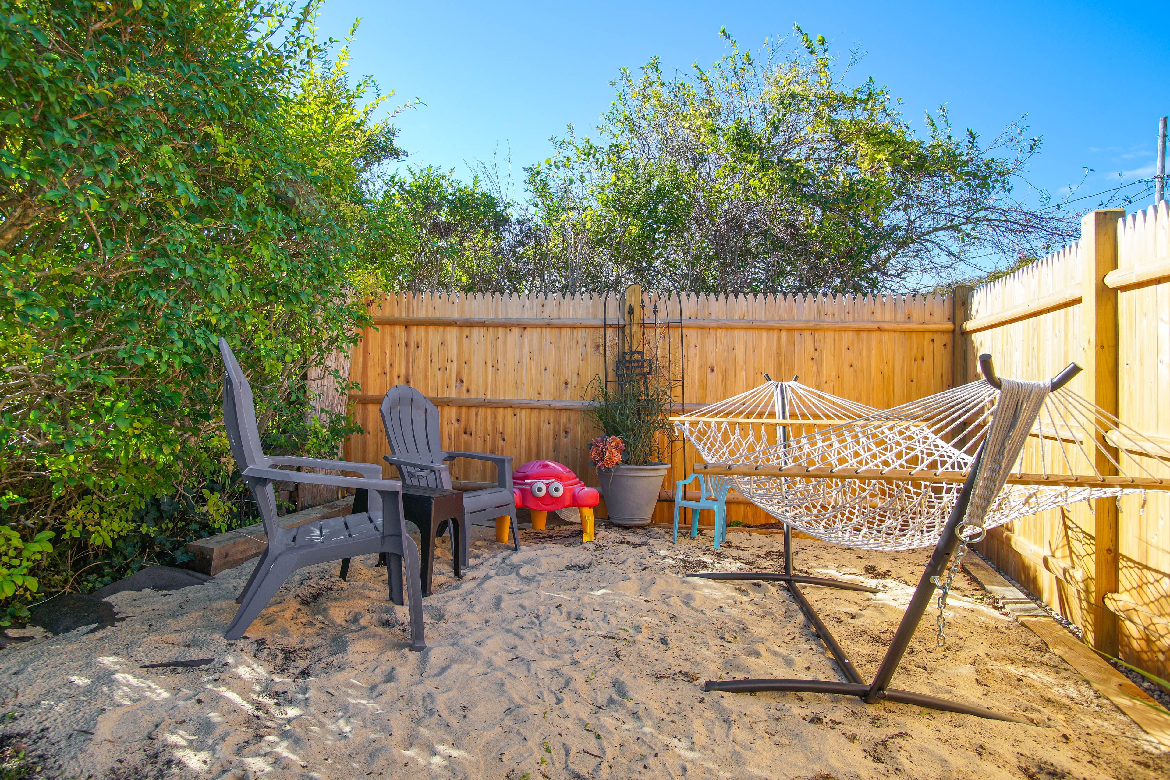 Backyard | Hammock | Kids' Toys | Gas Grill