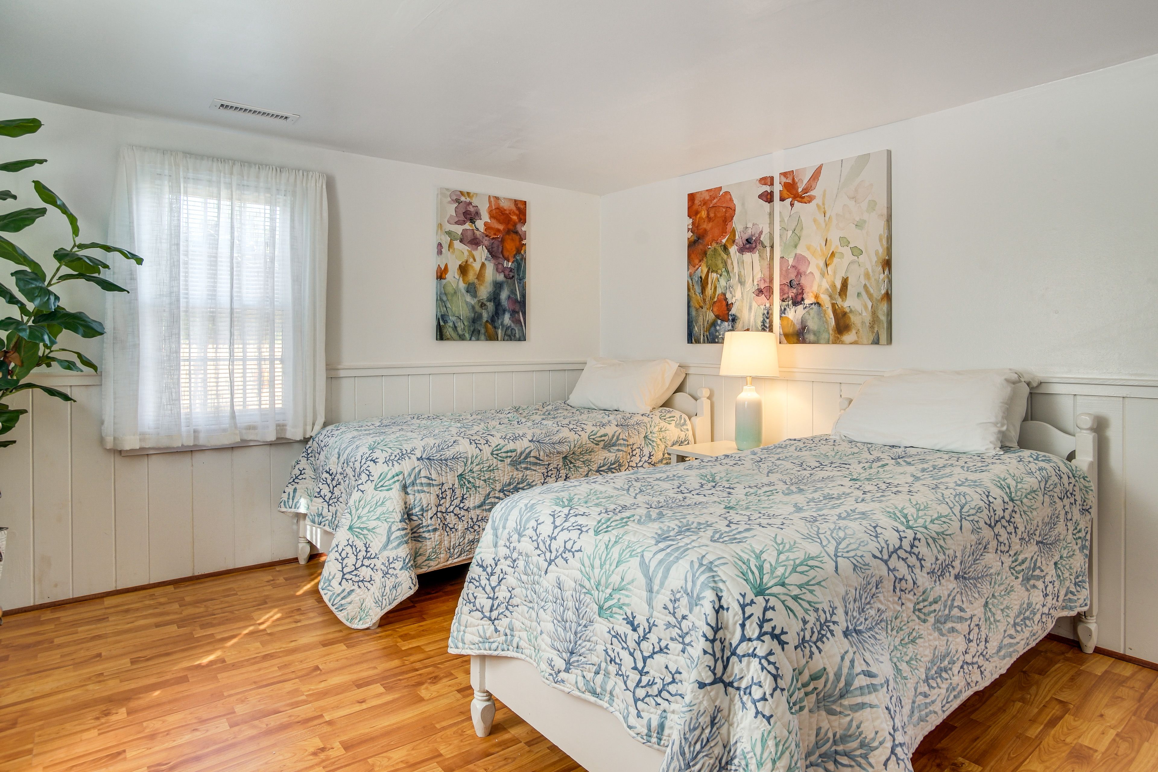 Bedroom 2 | 2 Twin Beds