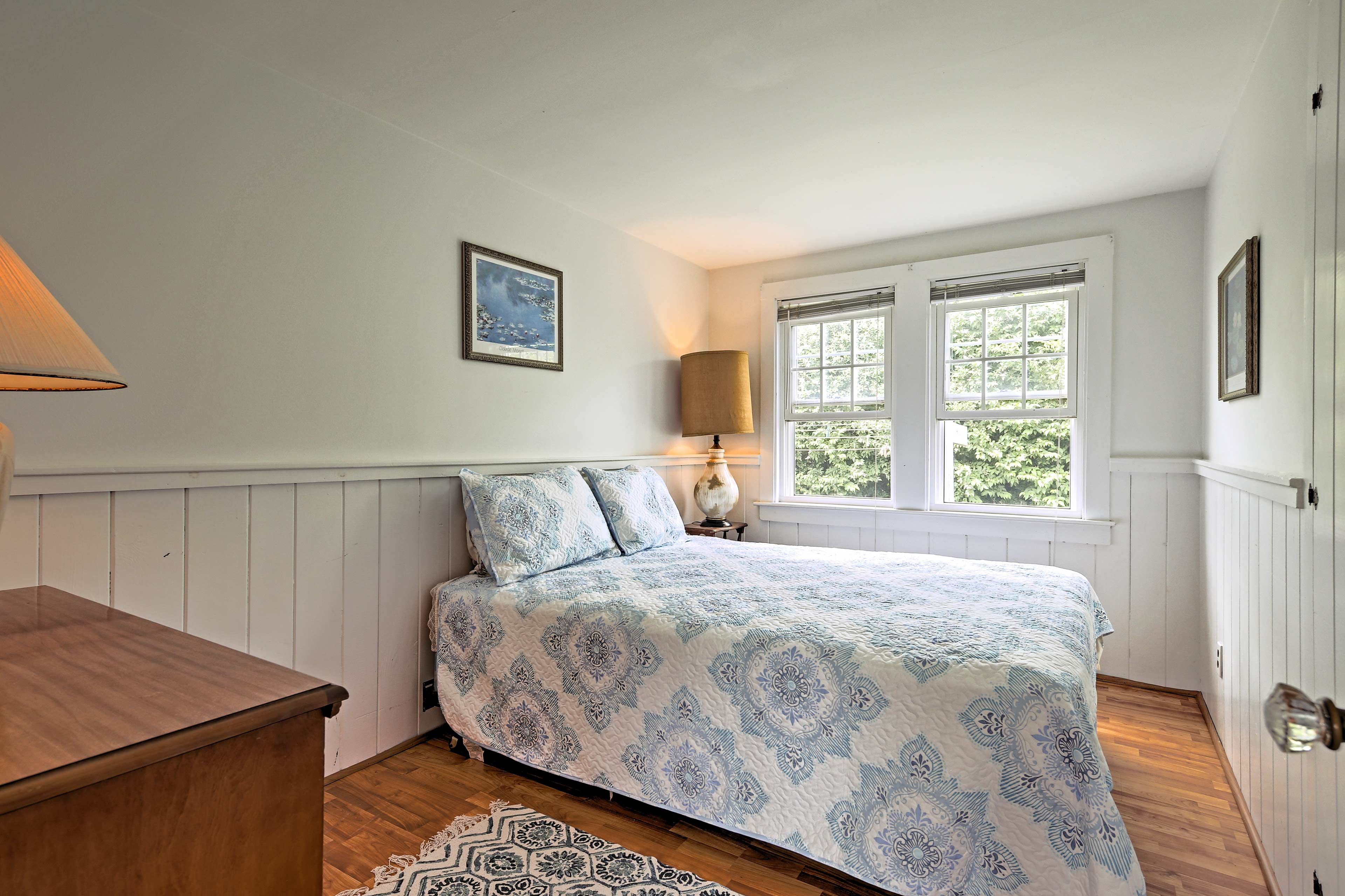 Bedroom 1 | Queen Bed | Linens Provided