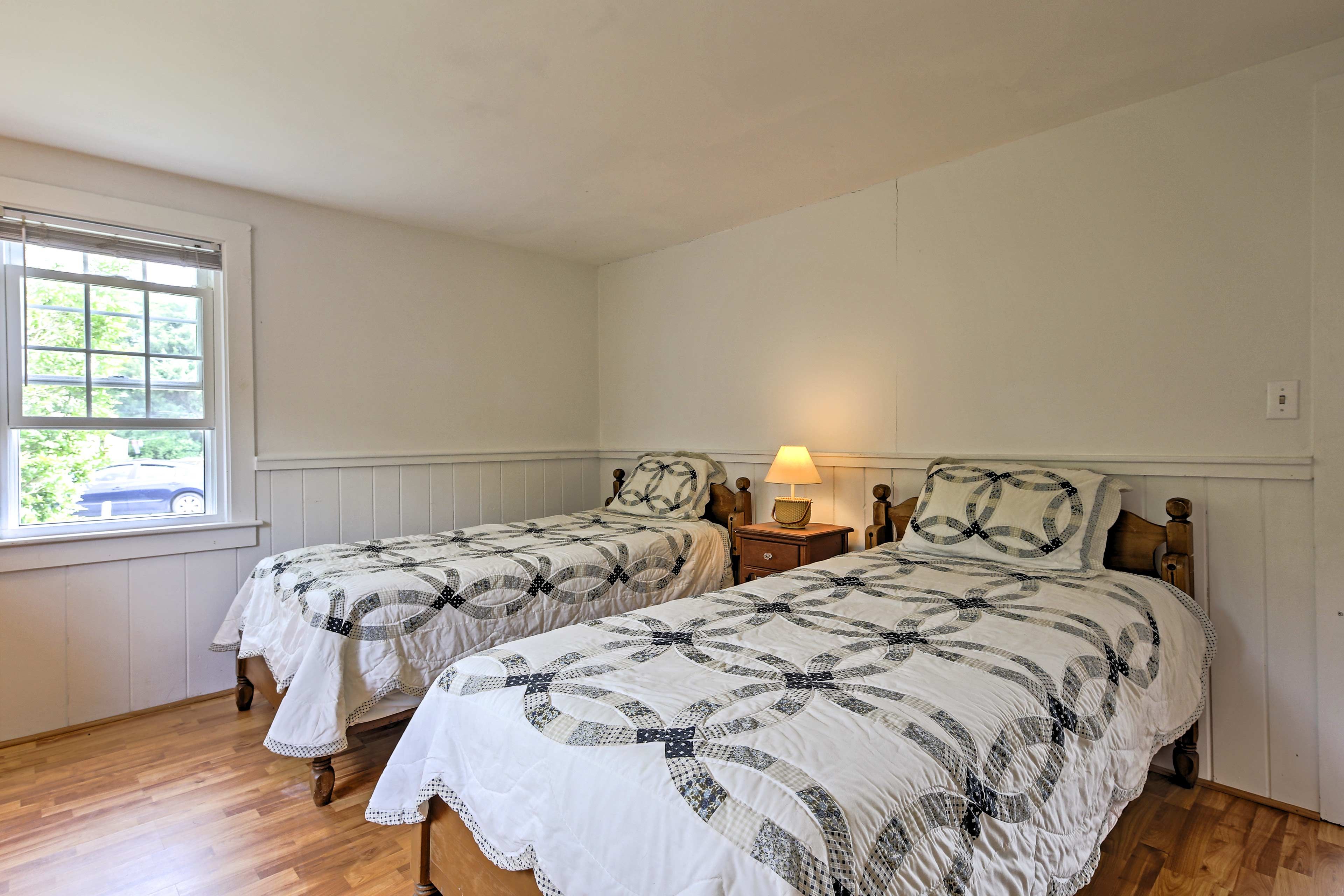 Bedroom 2 | 2 Twin Beds