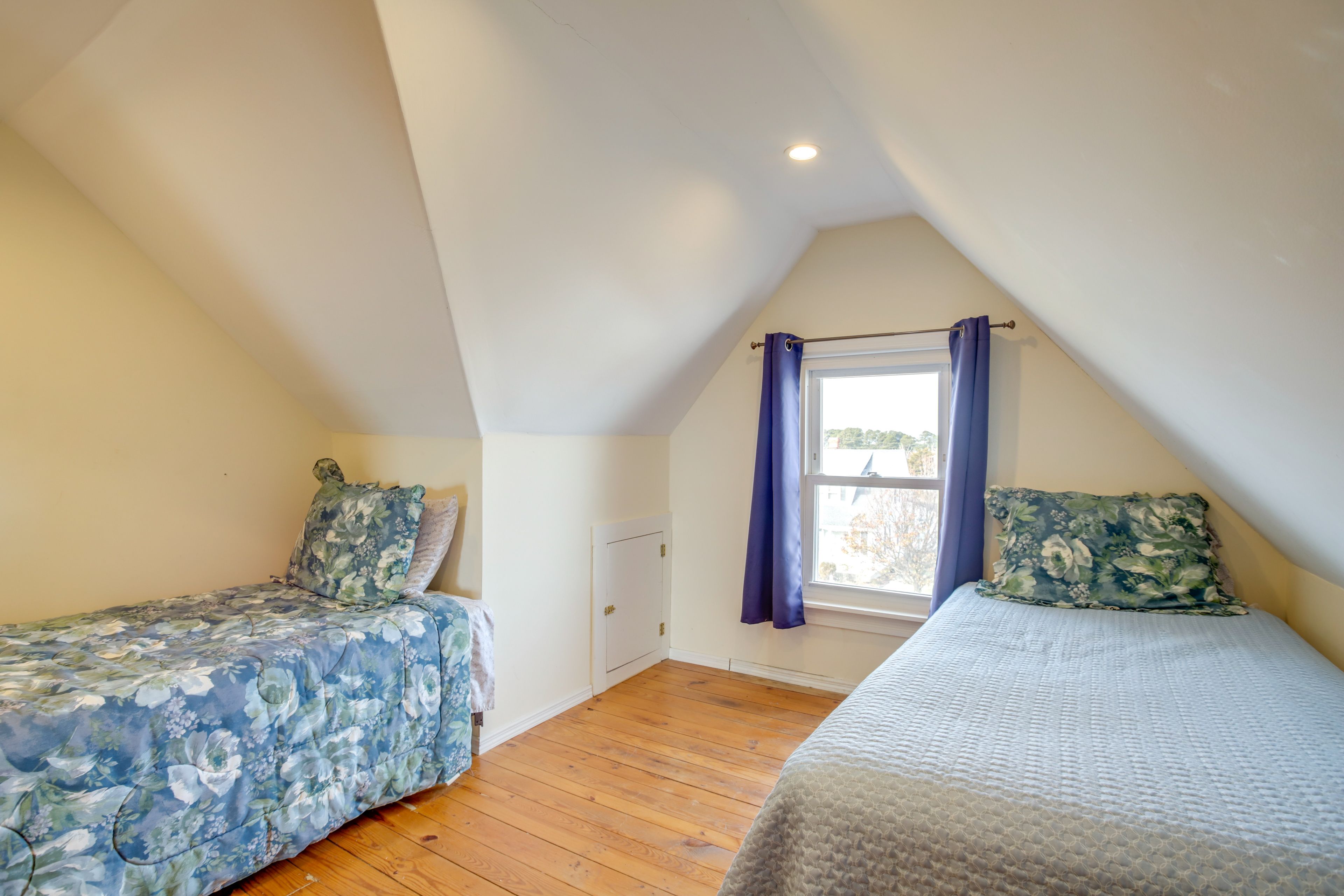 Bedroom 5 | 2 Twin Beds