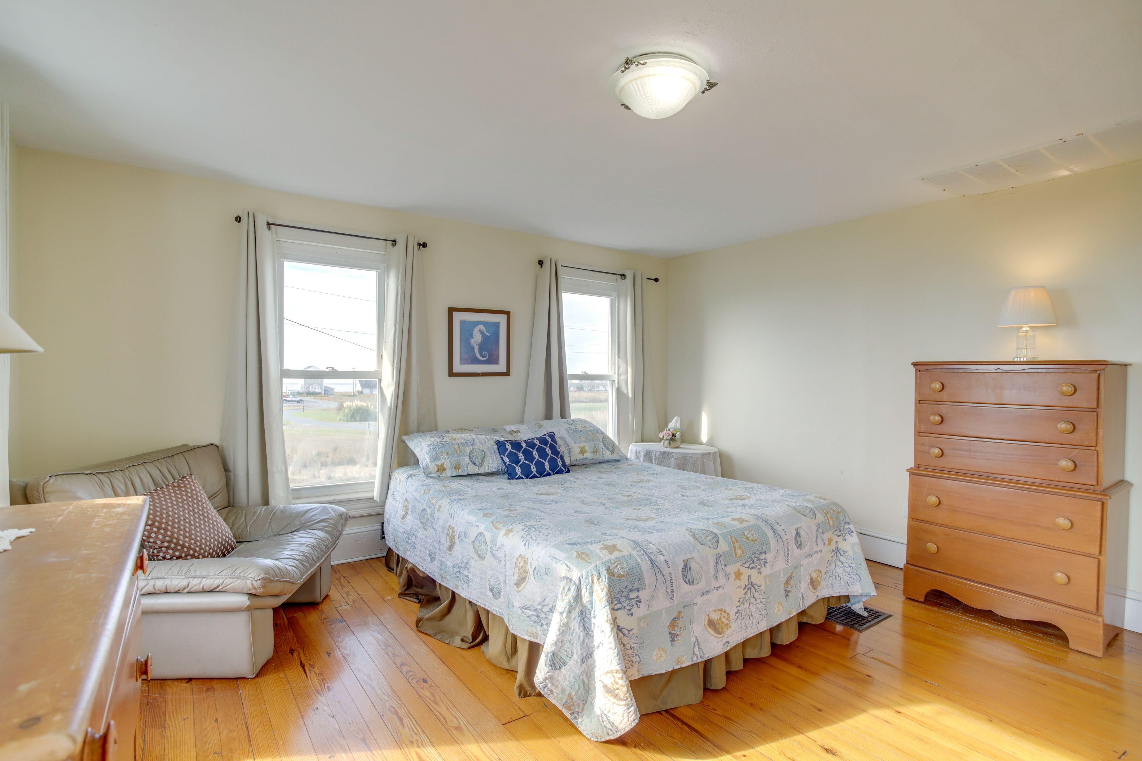 Bedroom 3 | Queen Bed