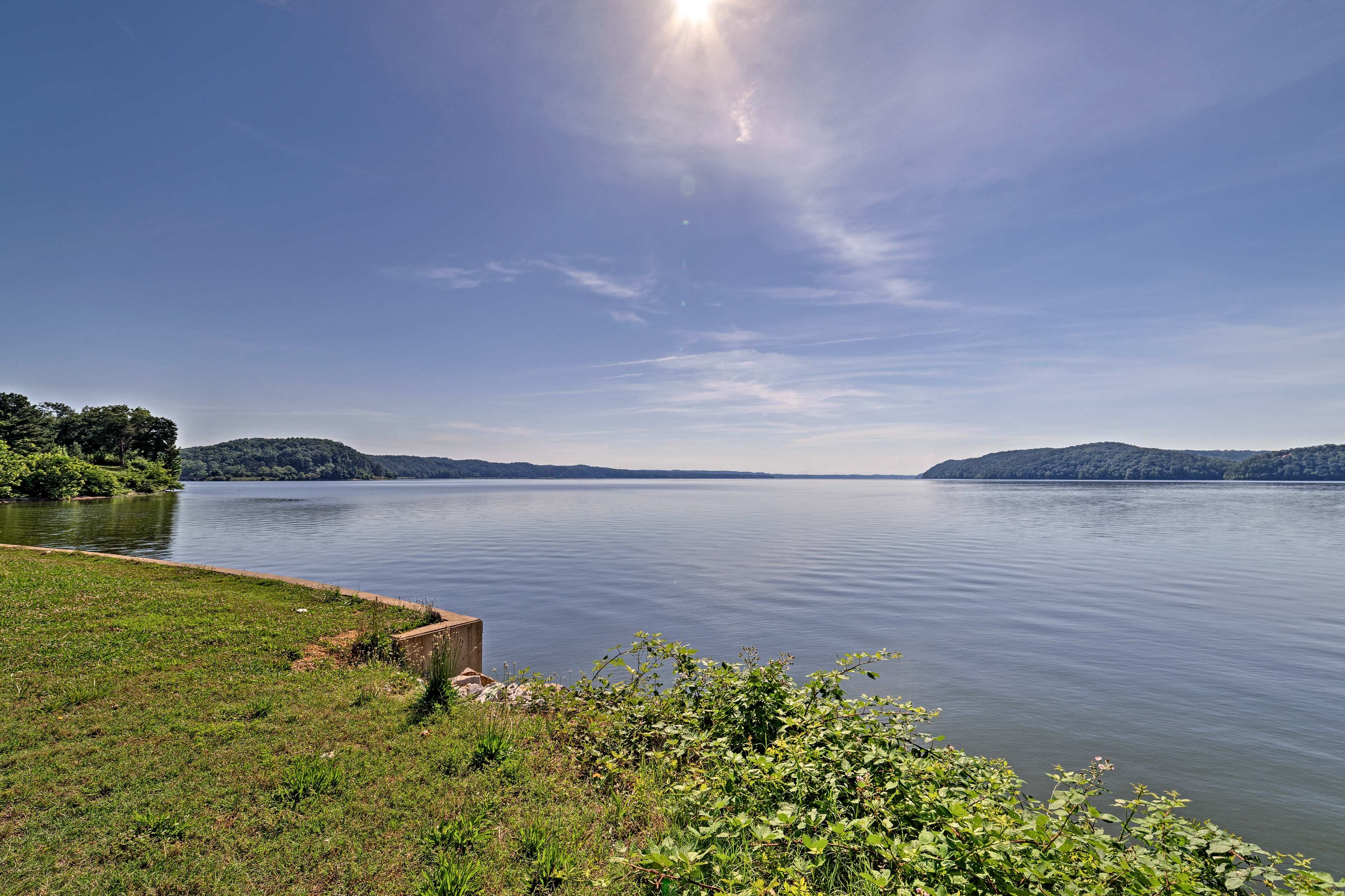 Tennessee River Access On-Site