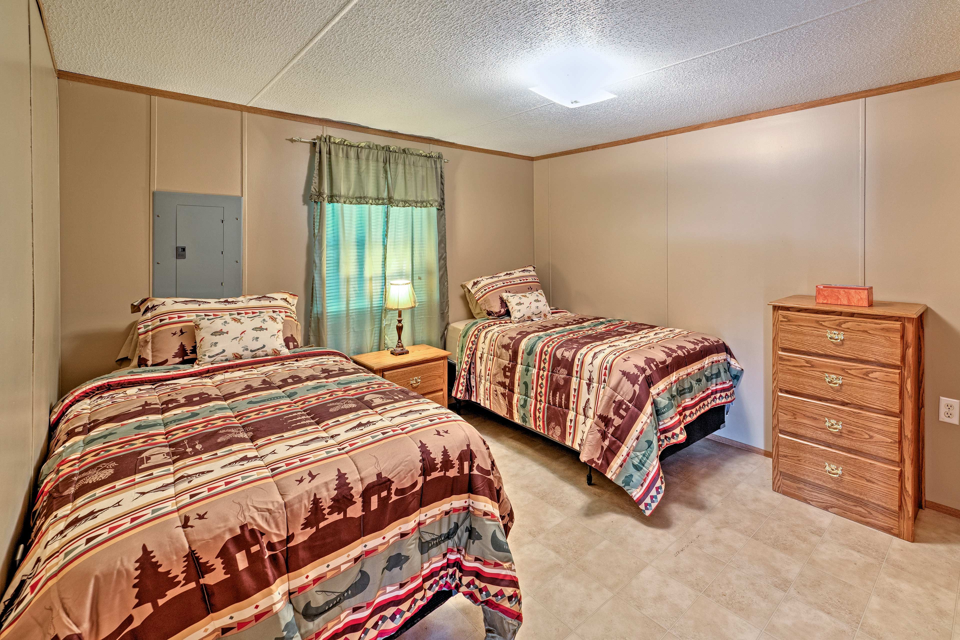 Bedroom 1 | 2 Twin Beds