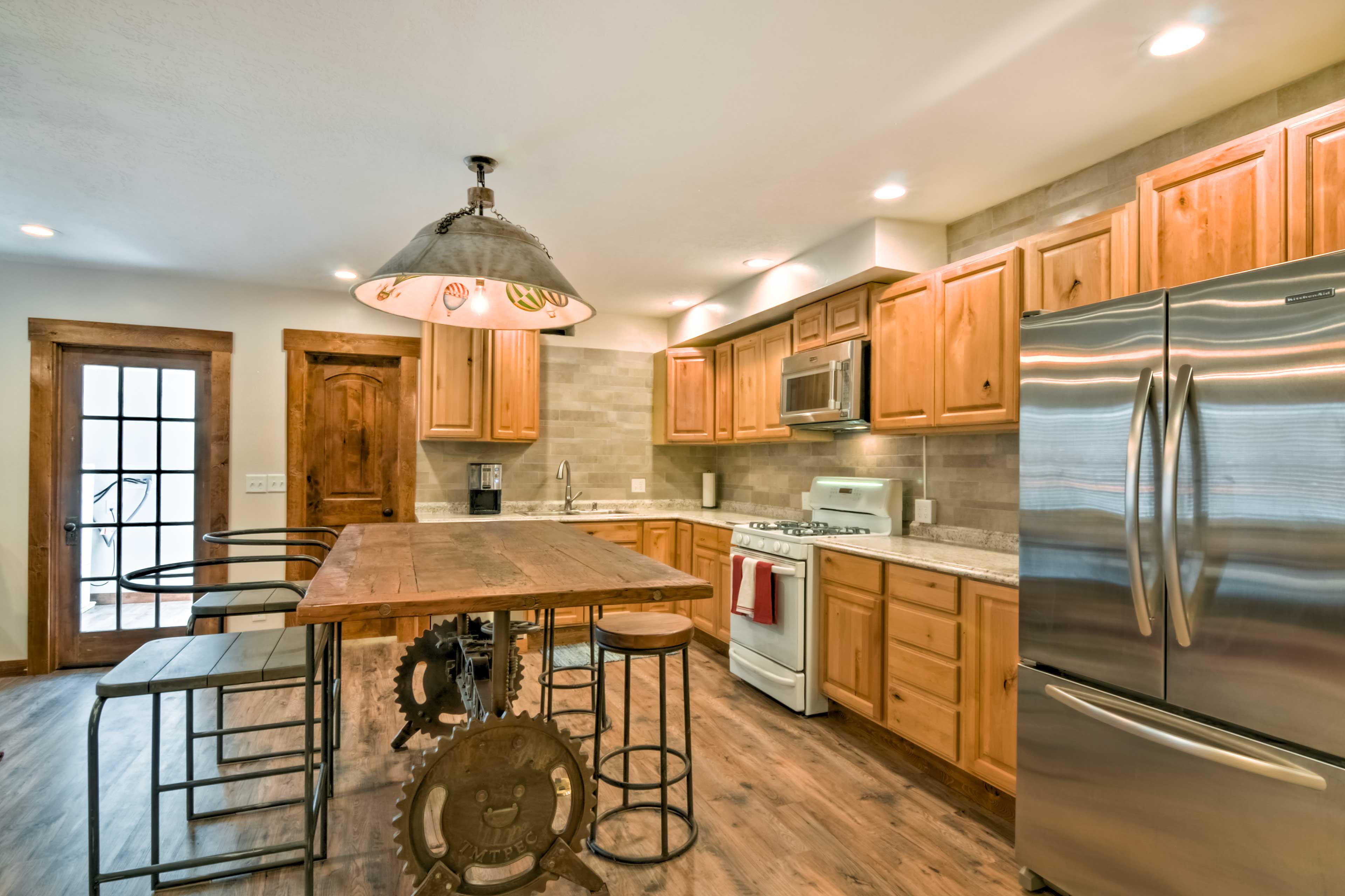 Salina Vacation Rental Condo | 2BR | 1BA | 1,100 Sq Ft | Stairs Required