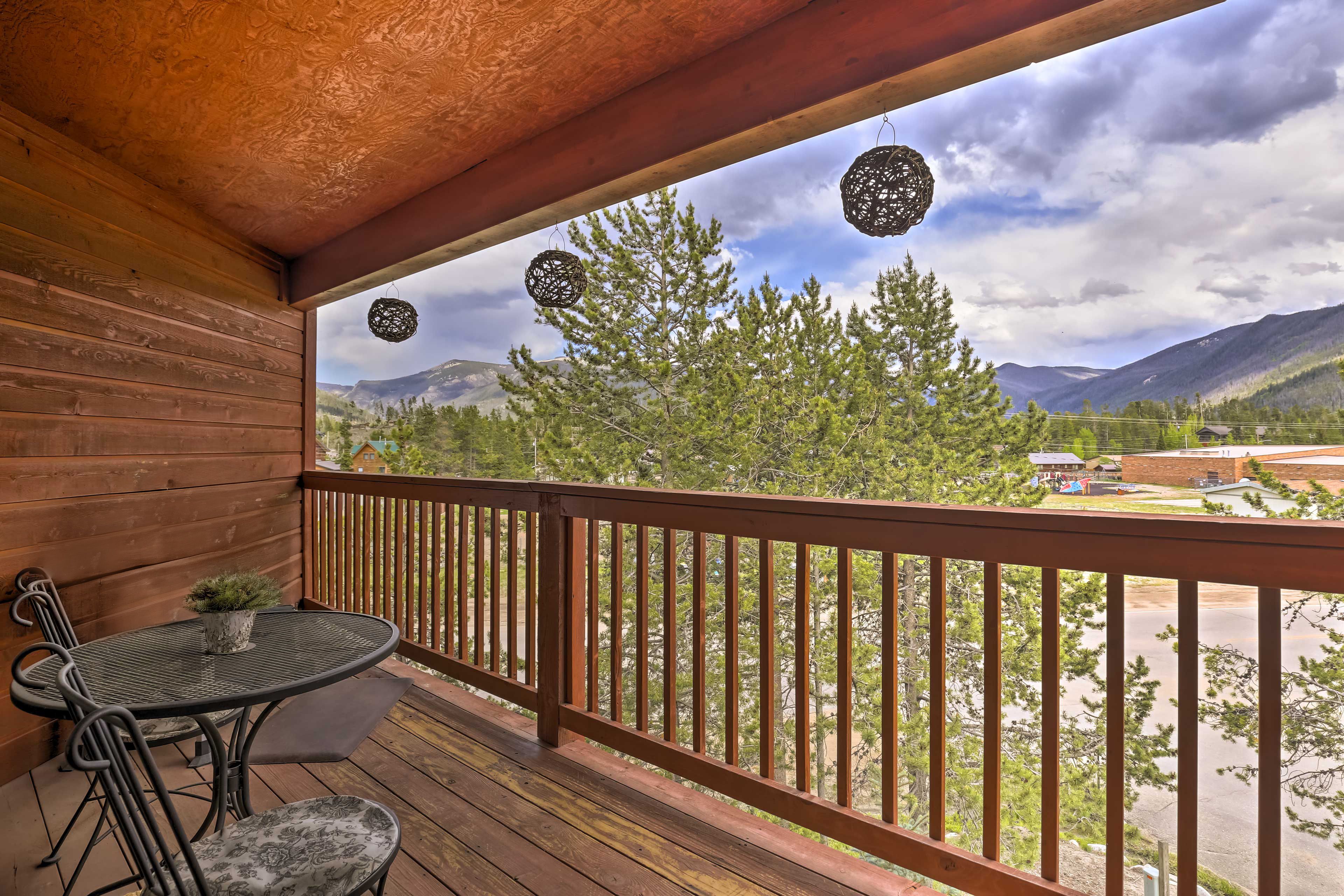 Balcony | Mountain Views